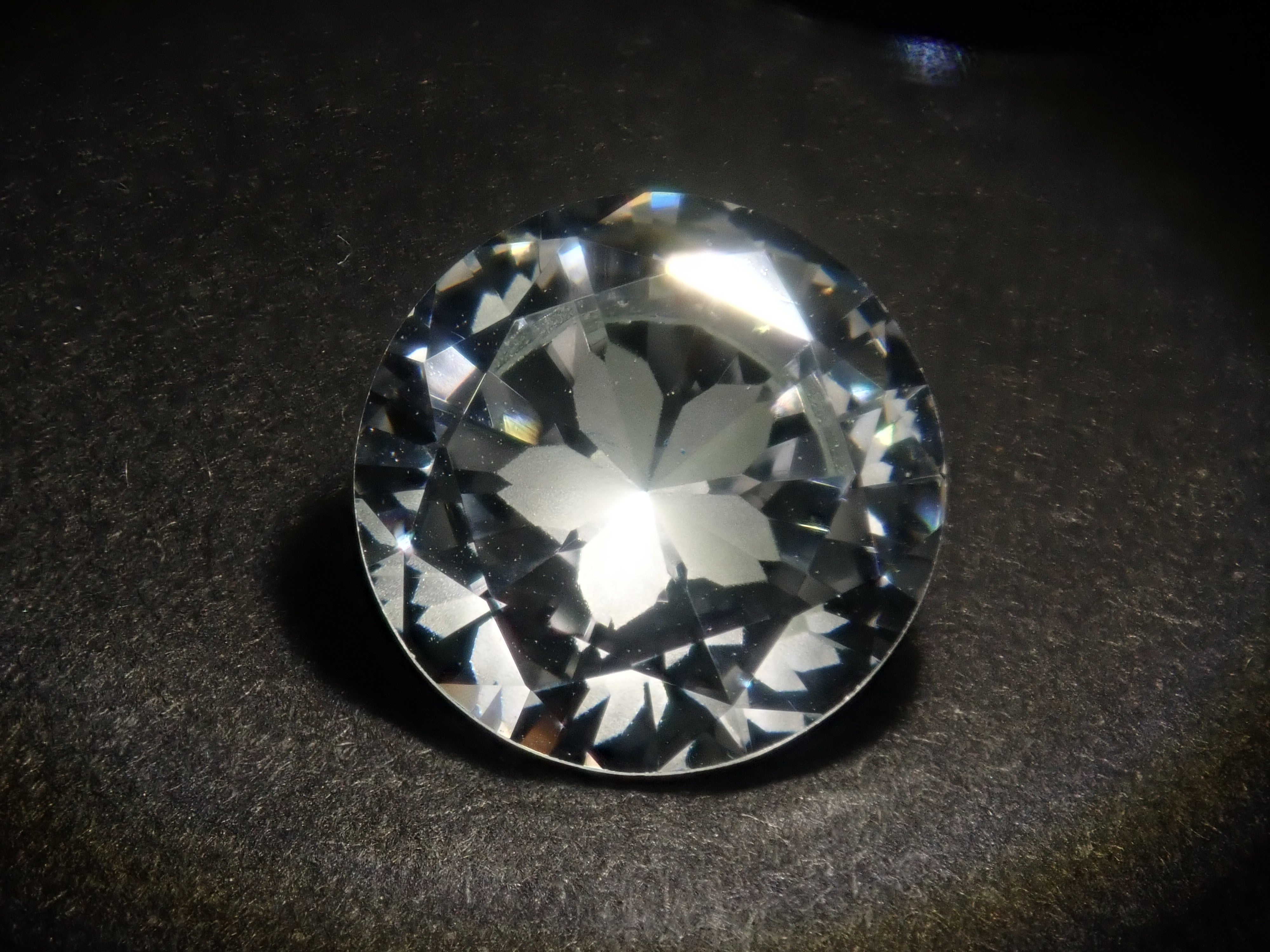 【3/6 22時販売】《限定13石》通常39,800円のD/IF/3EXのラボグロウンダイヤモンドや通常59,800円のさくらインカットYAGなど合成ガチャ(さらに合成アレキサンドライト付き)《複数購入割引有》