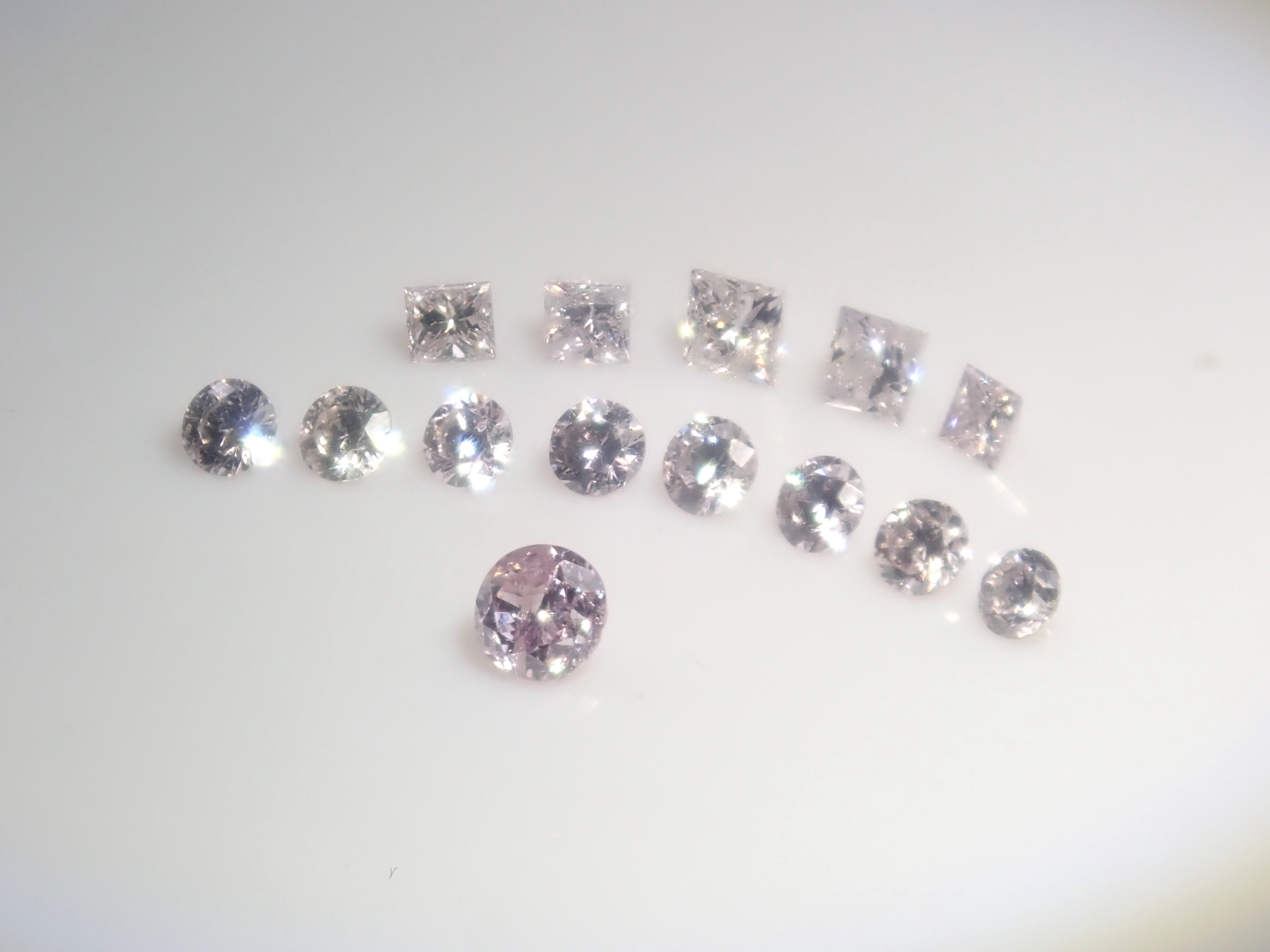 【3/1 22時販売】《限定15石》通常39,800円のFANCYカラーのピンクダイヤ含むピンクダイヤモンド1石ルース《複数購入割引有》