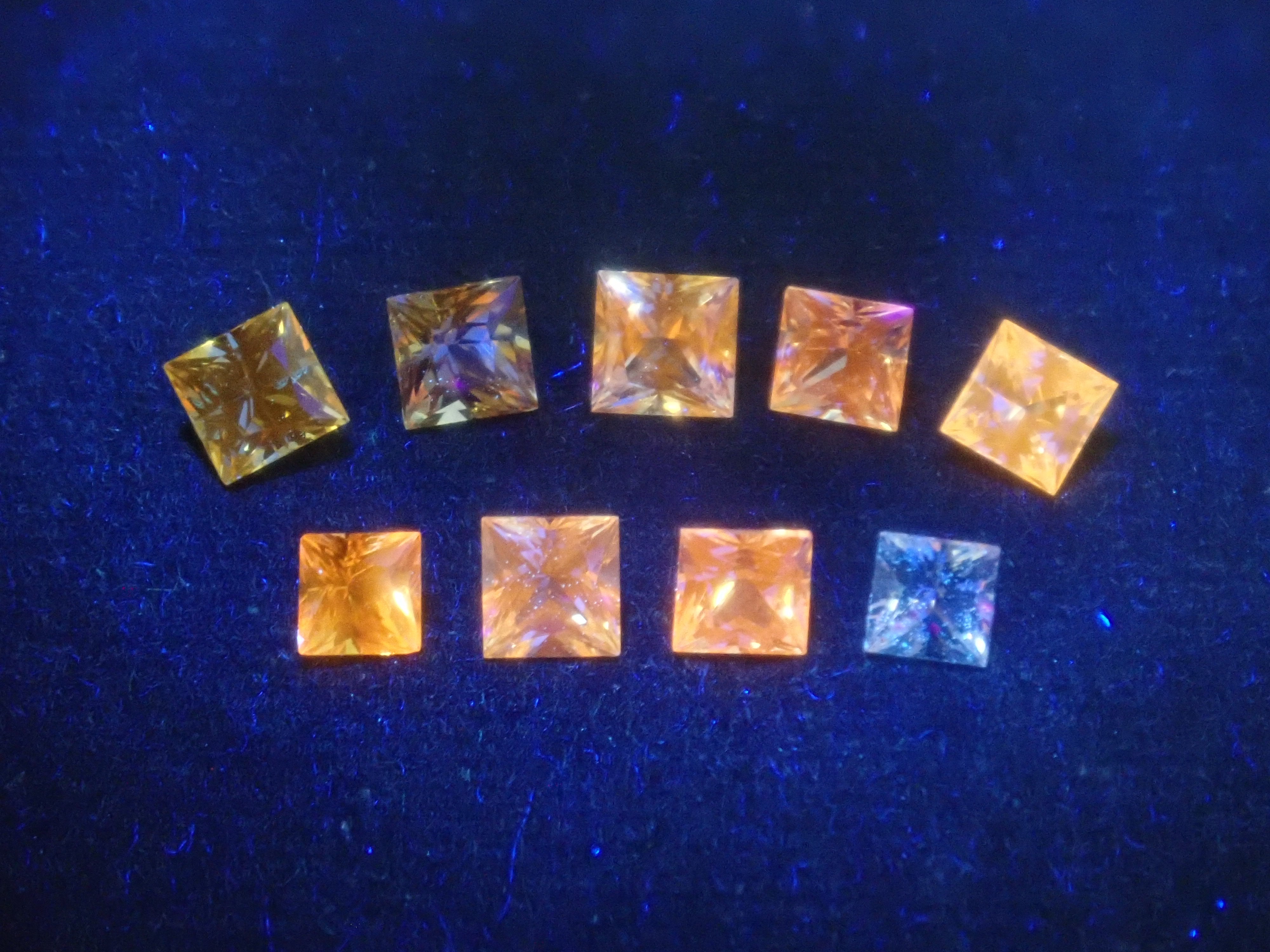 【3/6 22時販売】《限定9石》パパラチアサファイアガチャ(さらに、プリンセスカットのサファイア付き)《複数購入割引有》