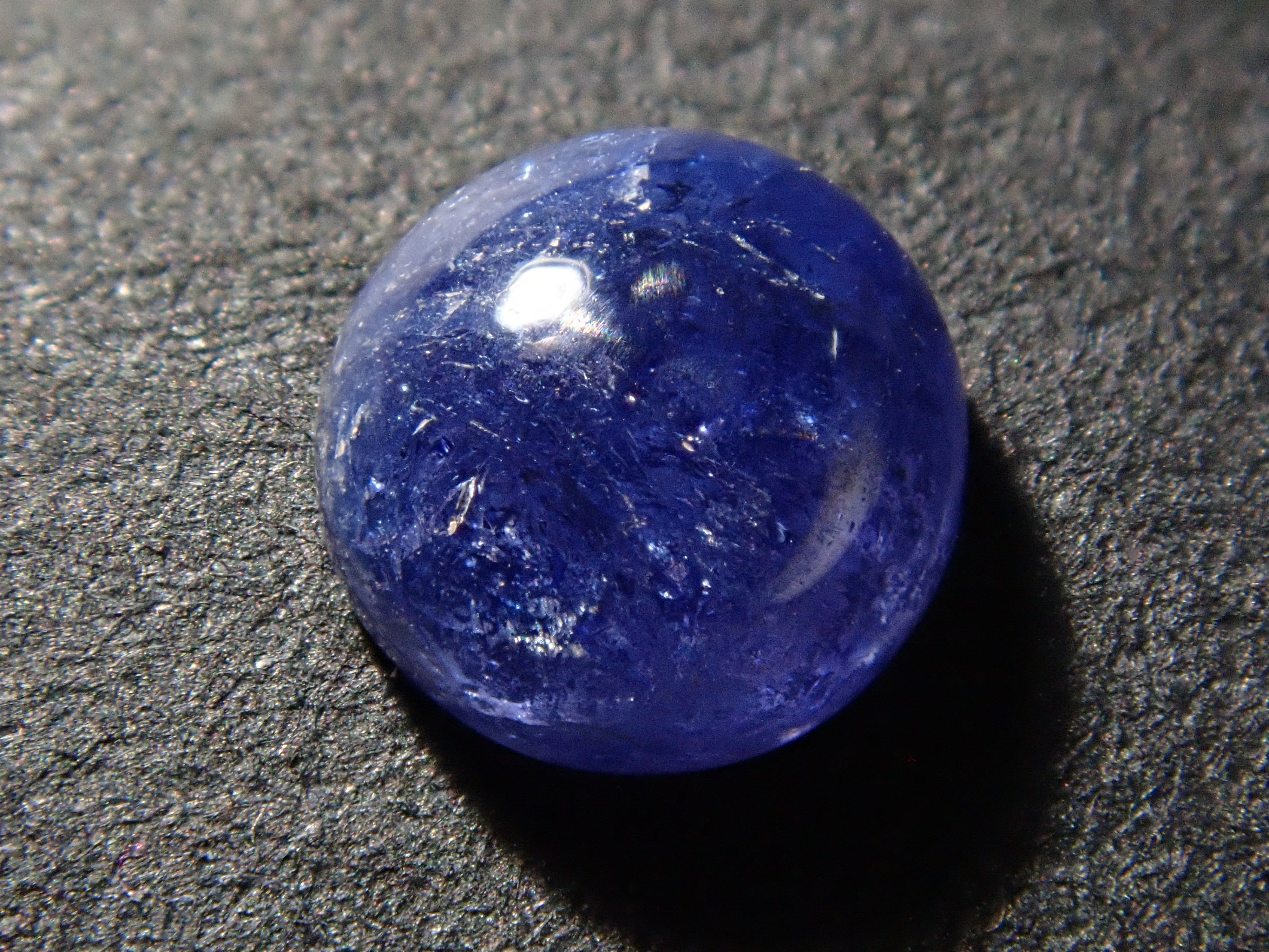 【12549810掲載】ベニトアイト 0.607ctルース