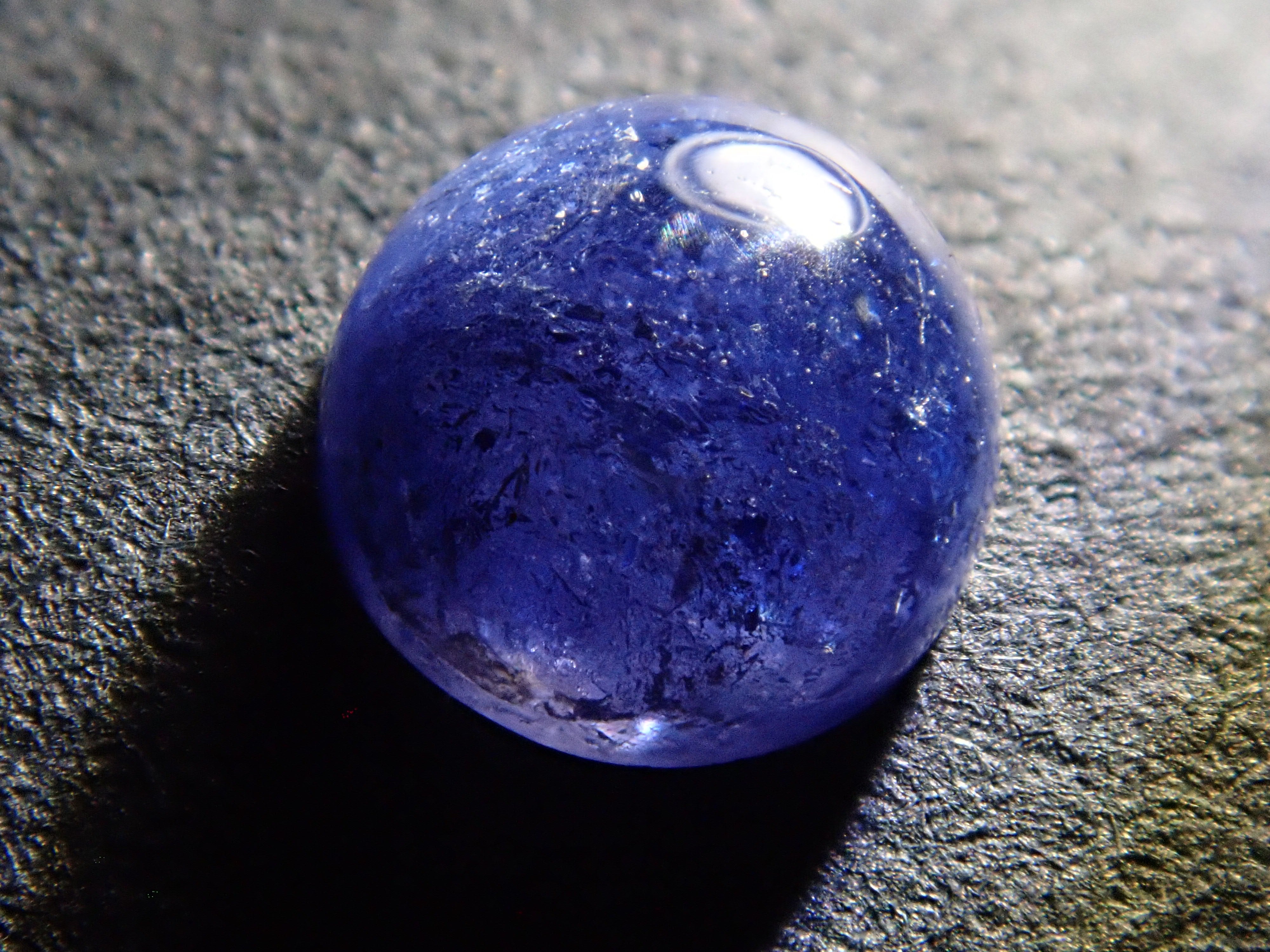 【12549810掲載】ベニトアイト 0.607ctルース