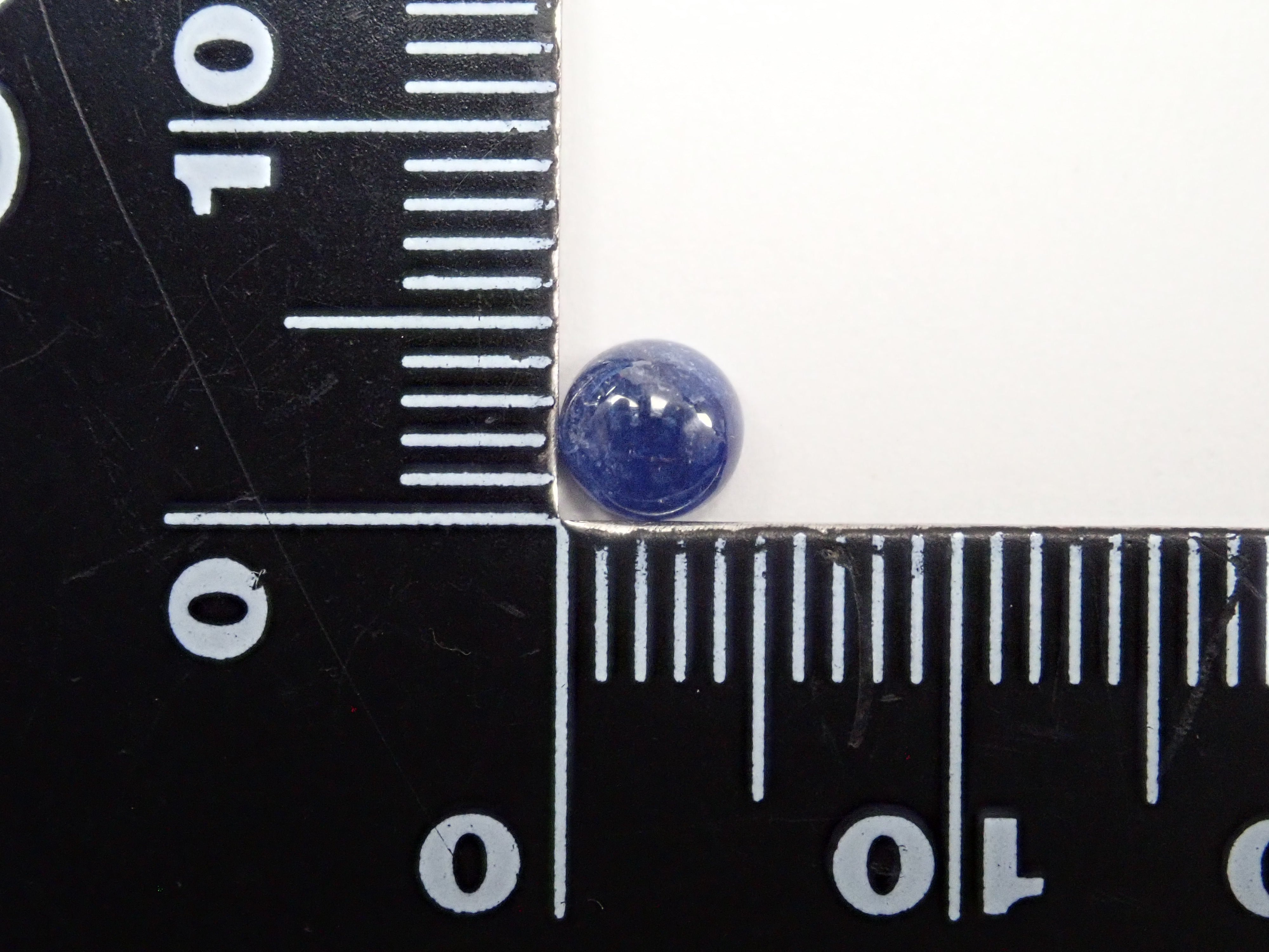 【12549810掲載】ベニトアイト 0.607ctルース