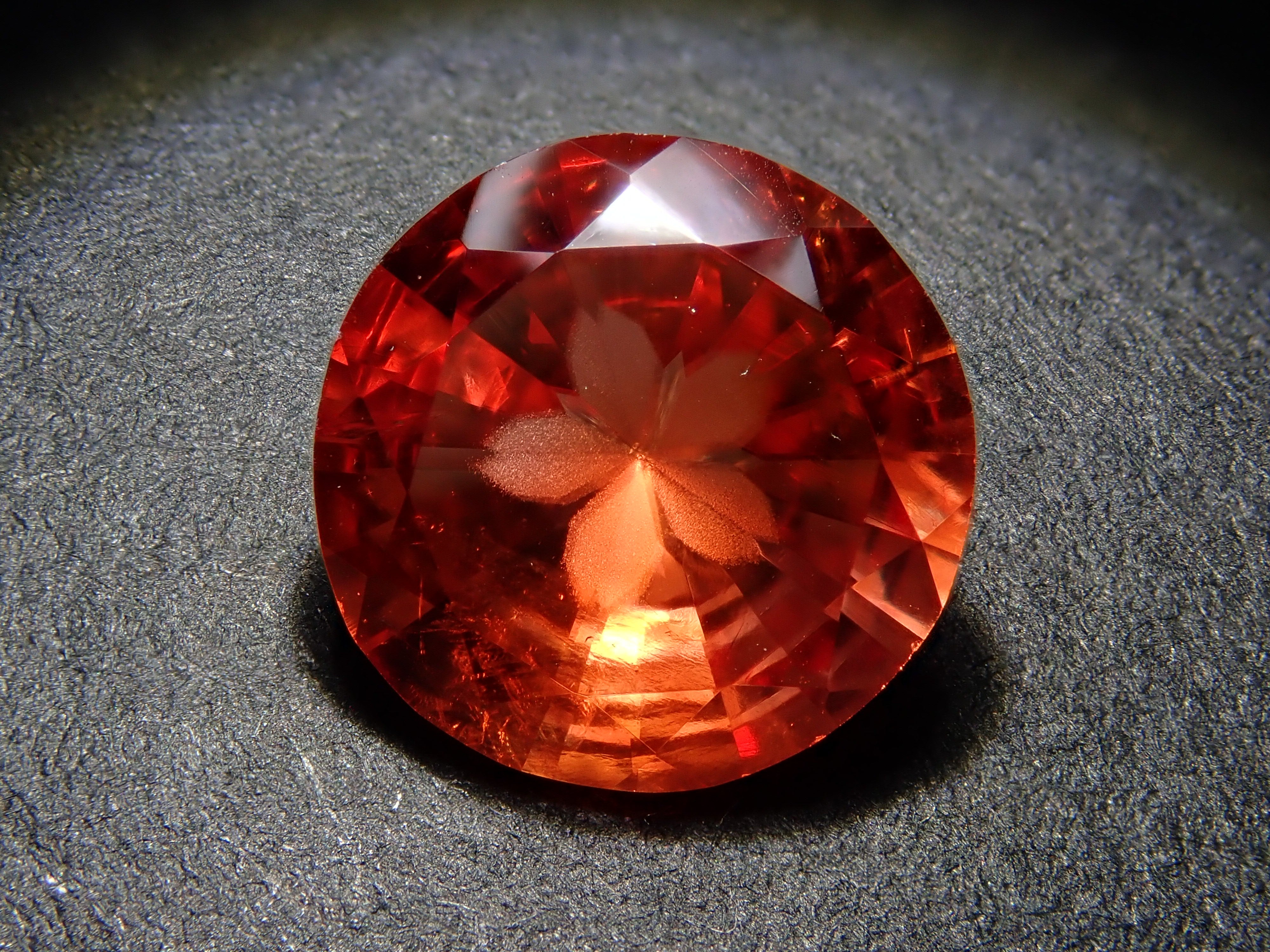 南アフリカ産ロードクロサイト 1.544ctルース