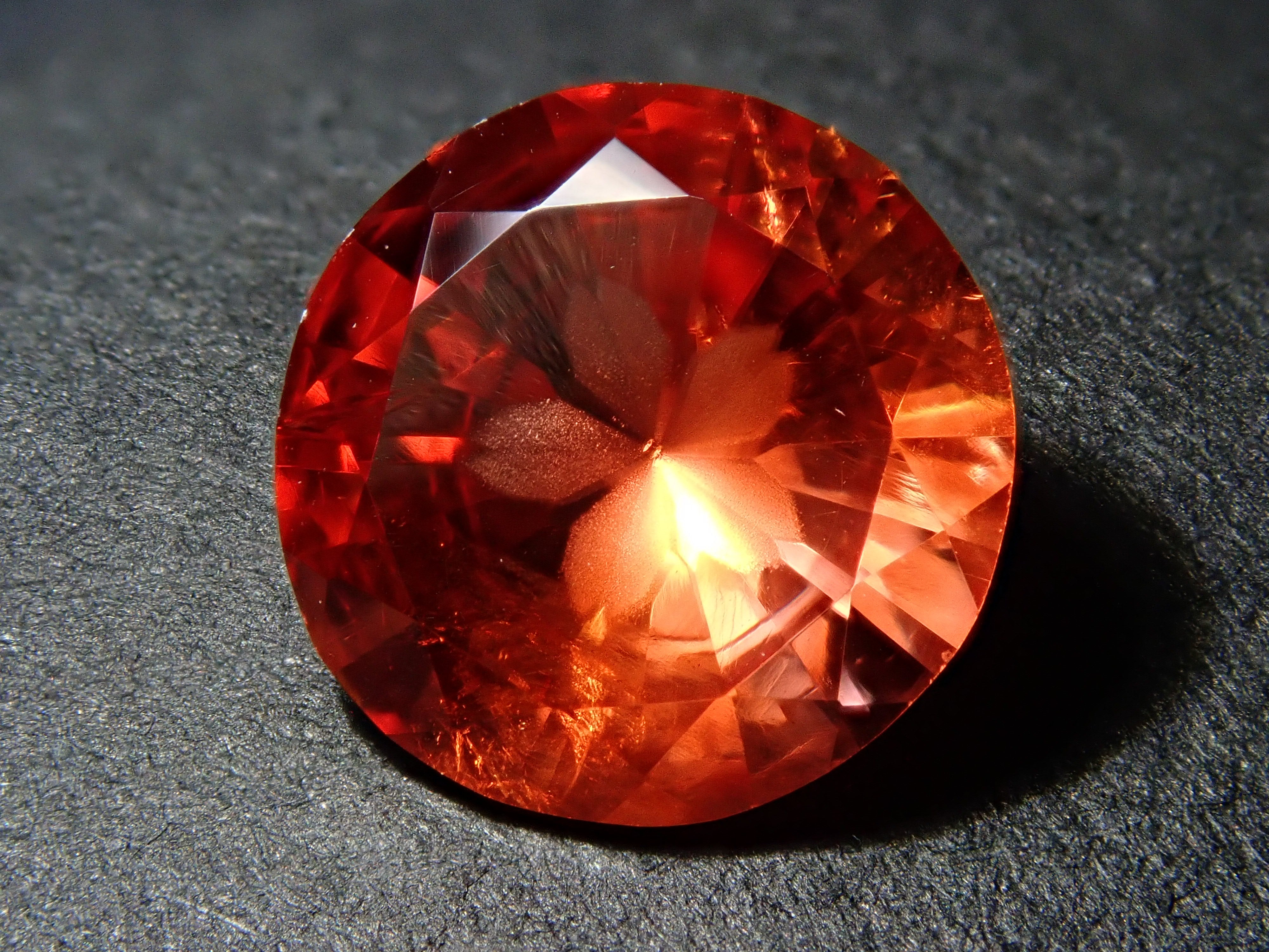 南アフリカ産ロードクロサイト 1.544ctルース