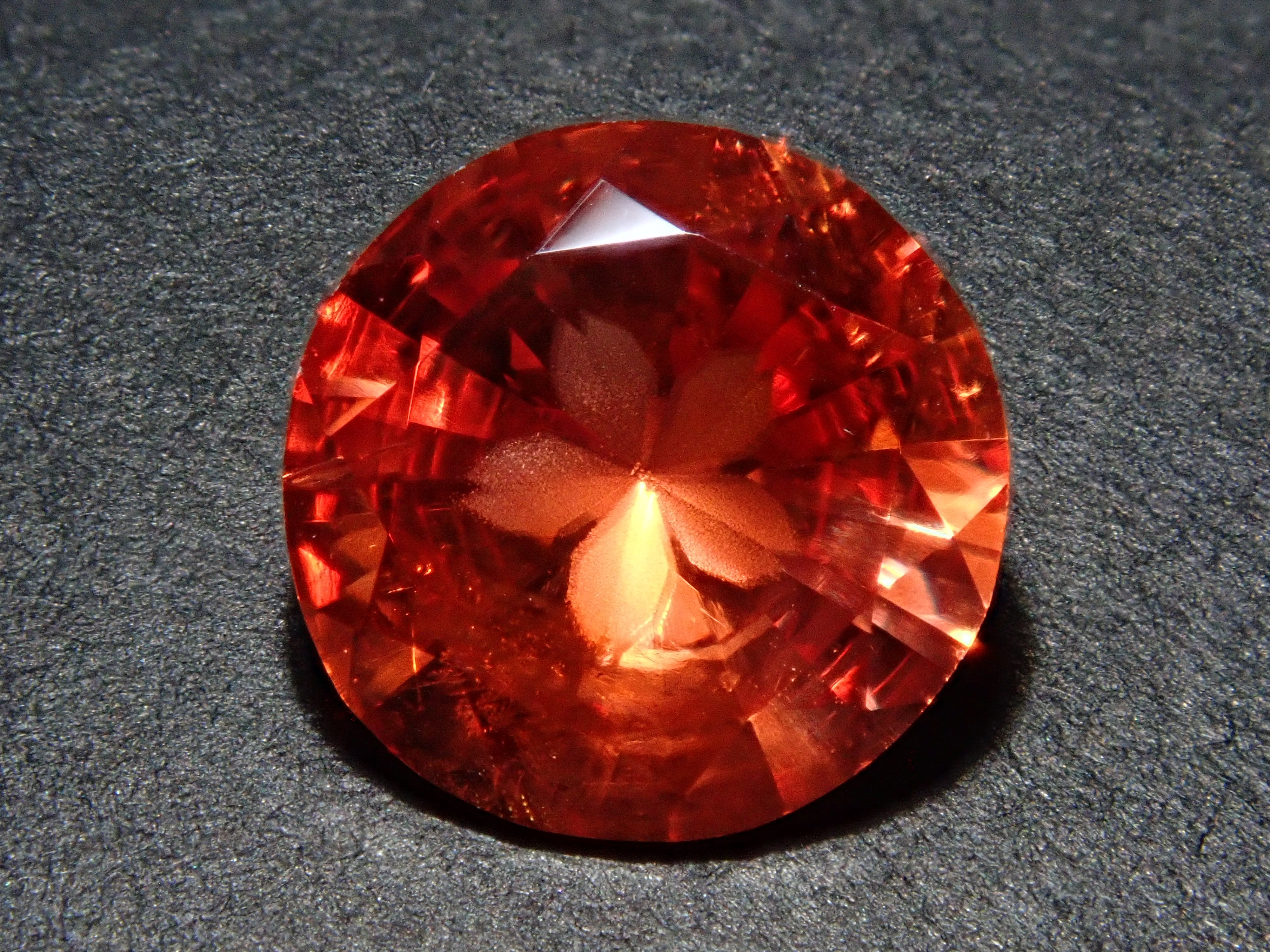 南アフリカ産ロードクロサイト 1.544ctルース