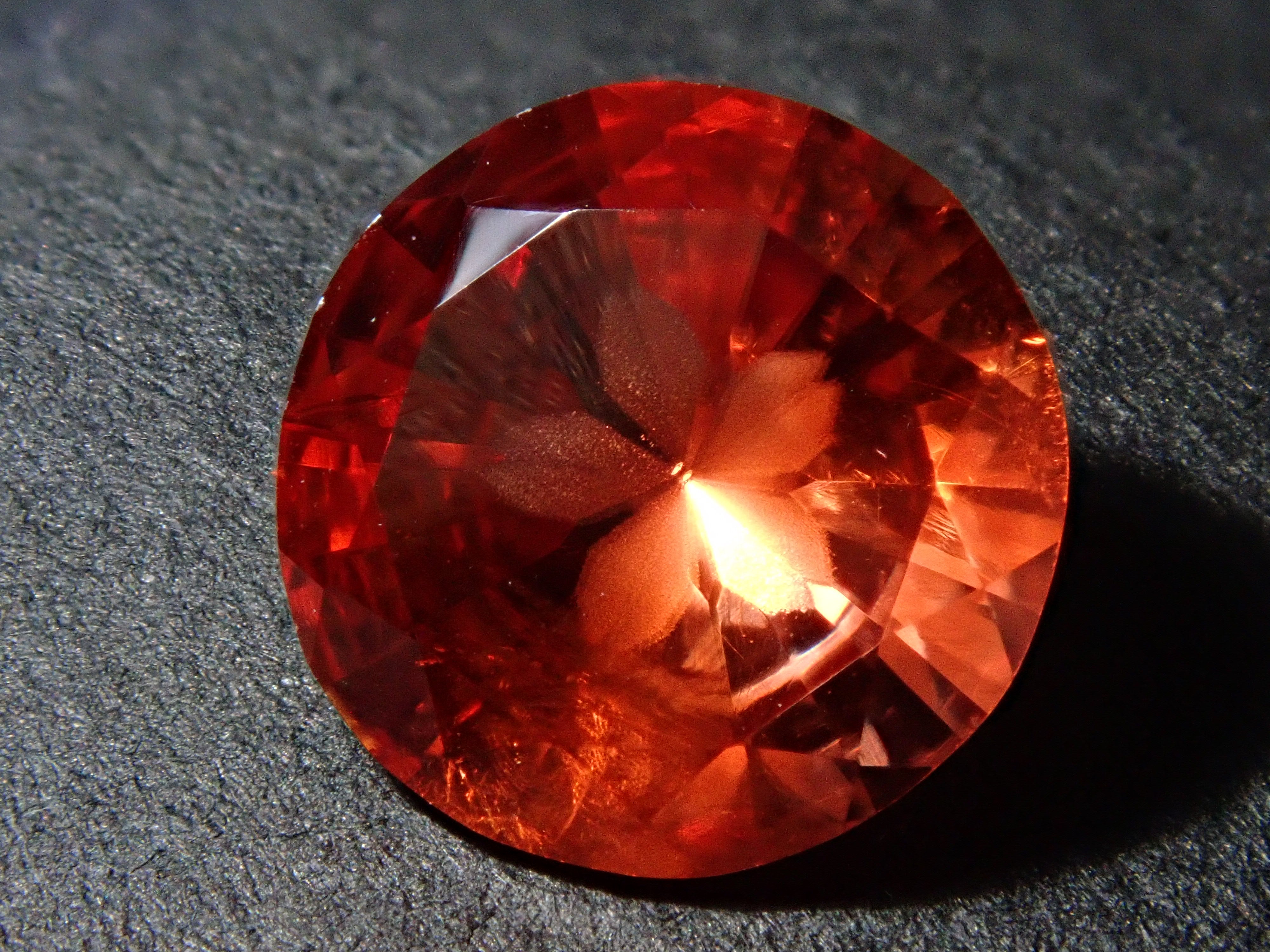 南アフリカ産ロードクロサイト 1.544ctルース