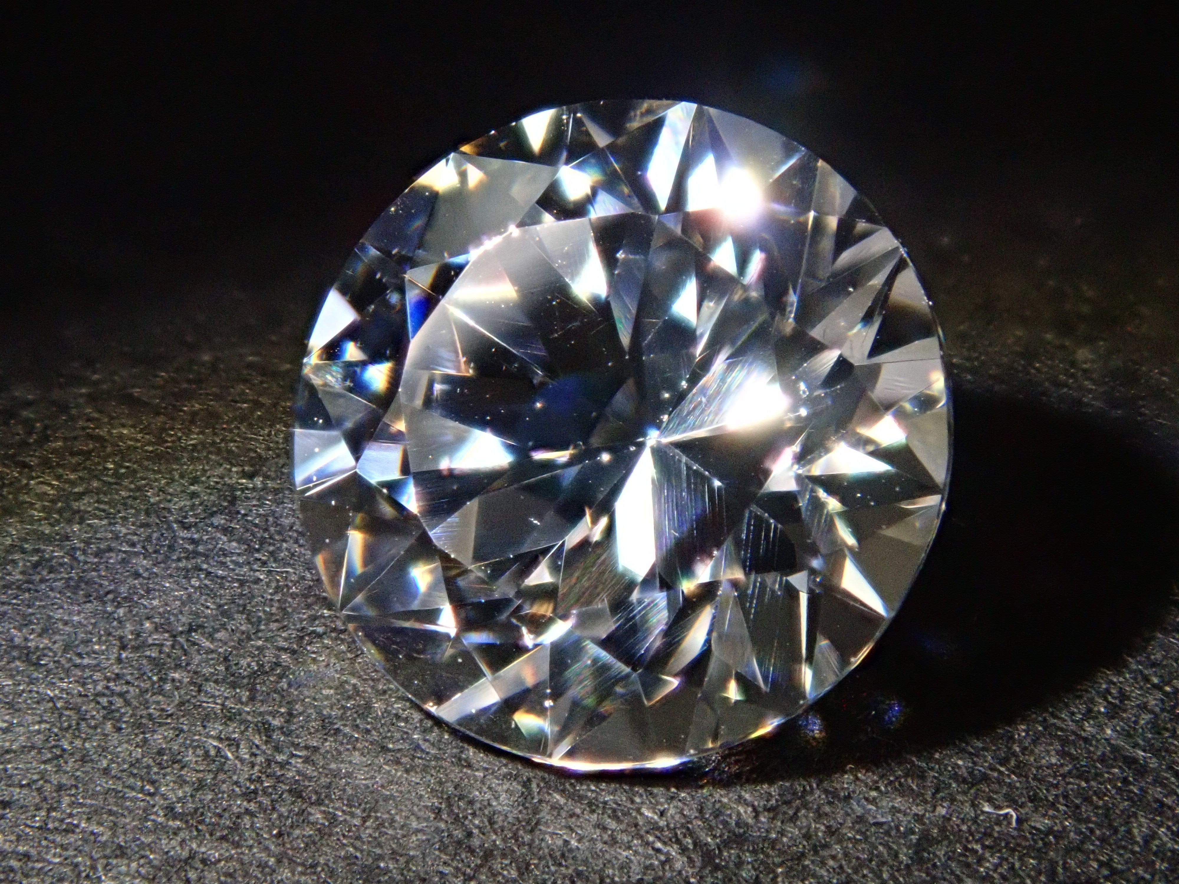 YAG(イットリウムアルミニウムガーネット) 1.927ctルース