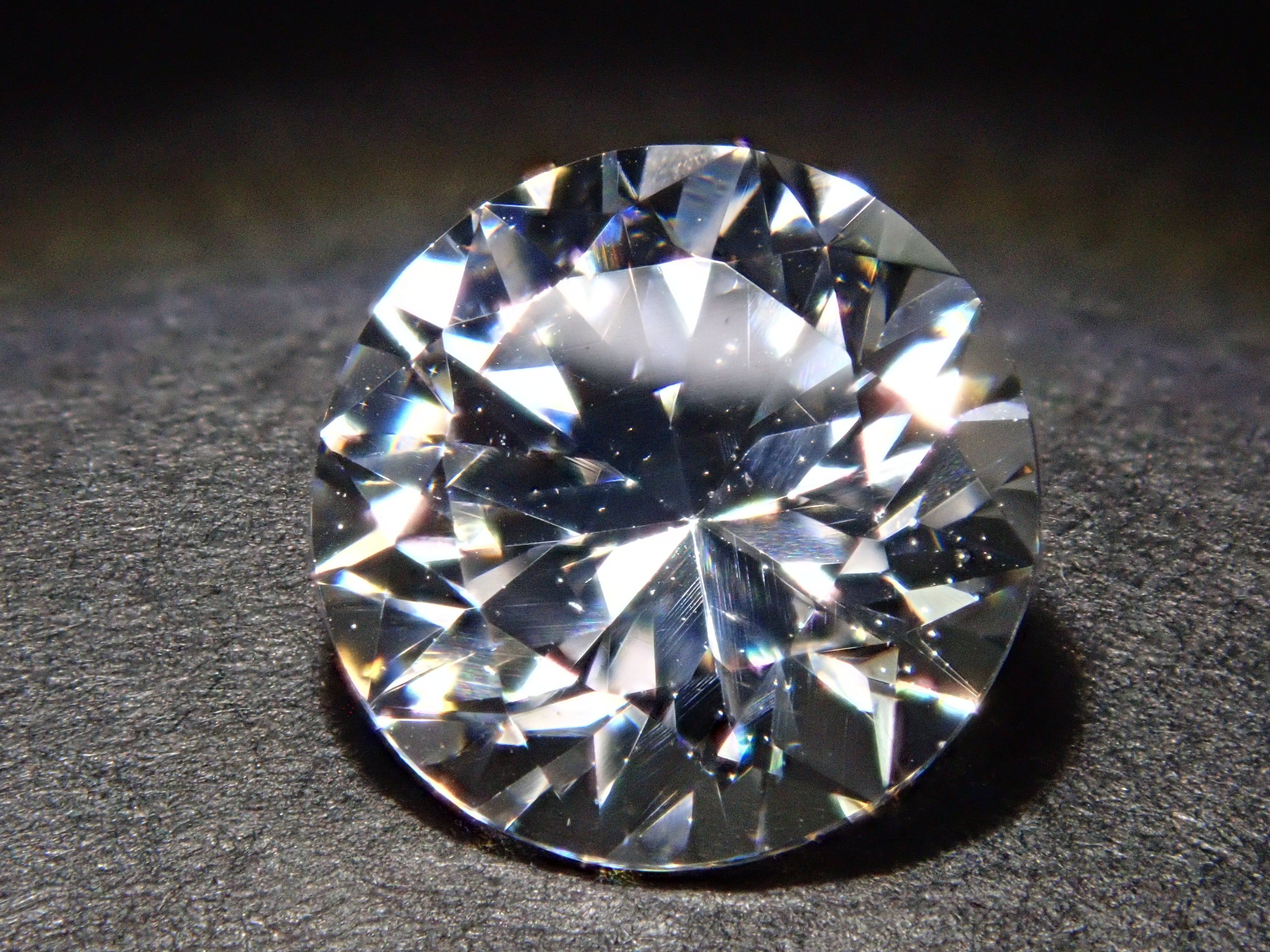 YAG(イットリウムアルミニウムガーネット) 1.927ctルース