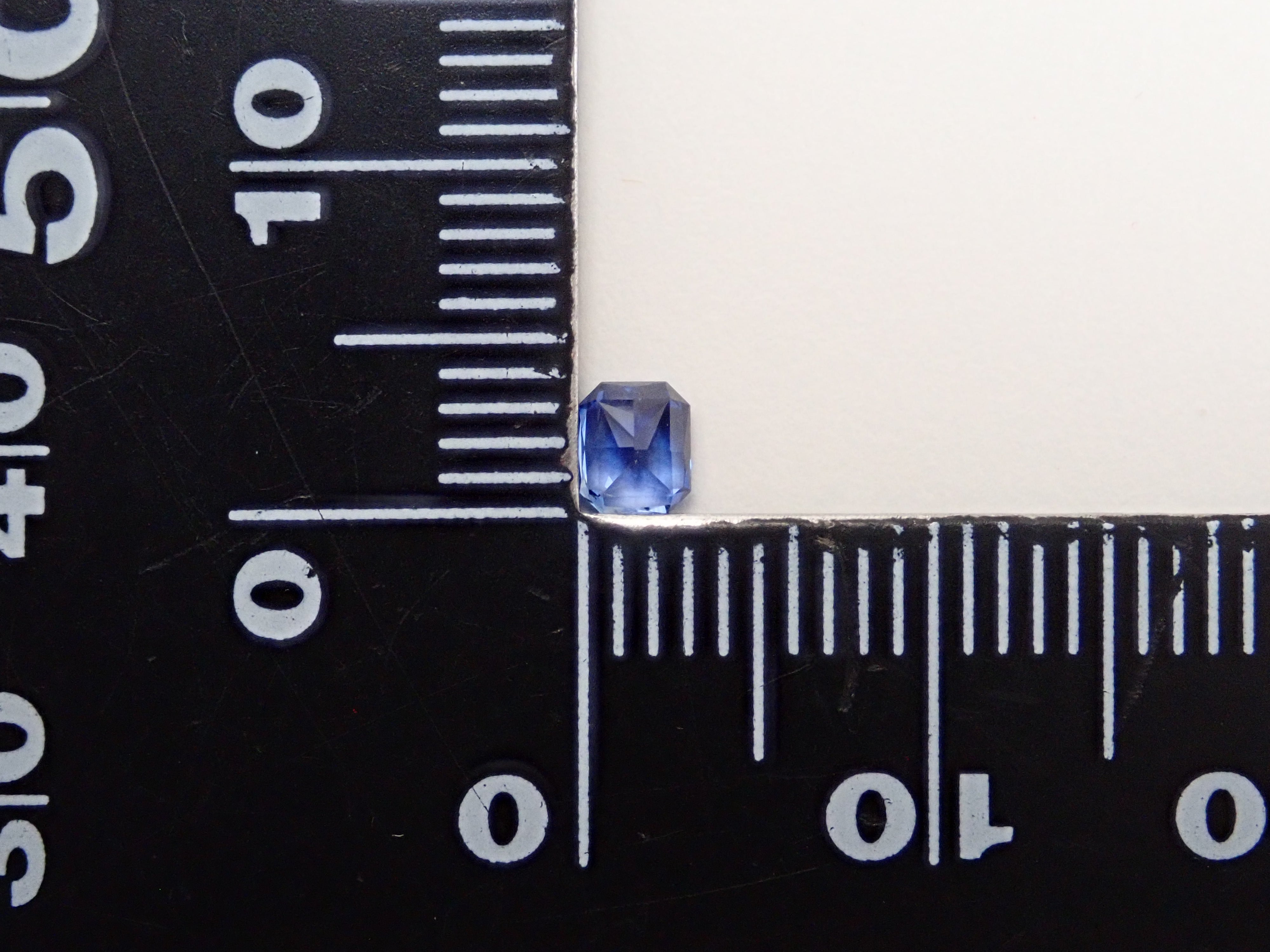 【12561936掲載】ブルーサファイア 0.347ctルース