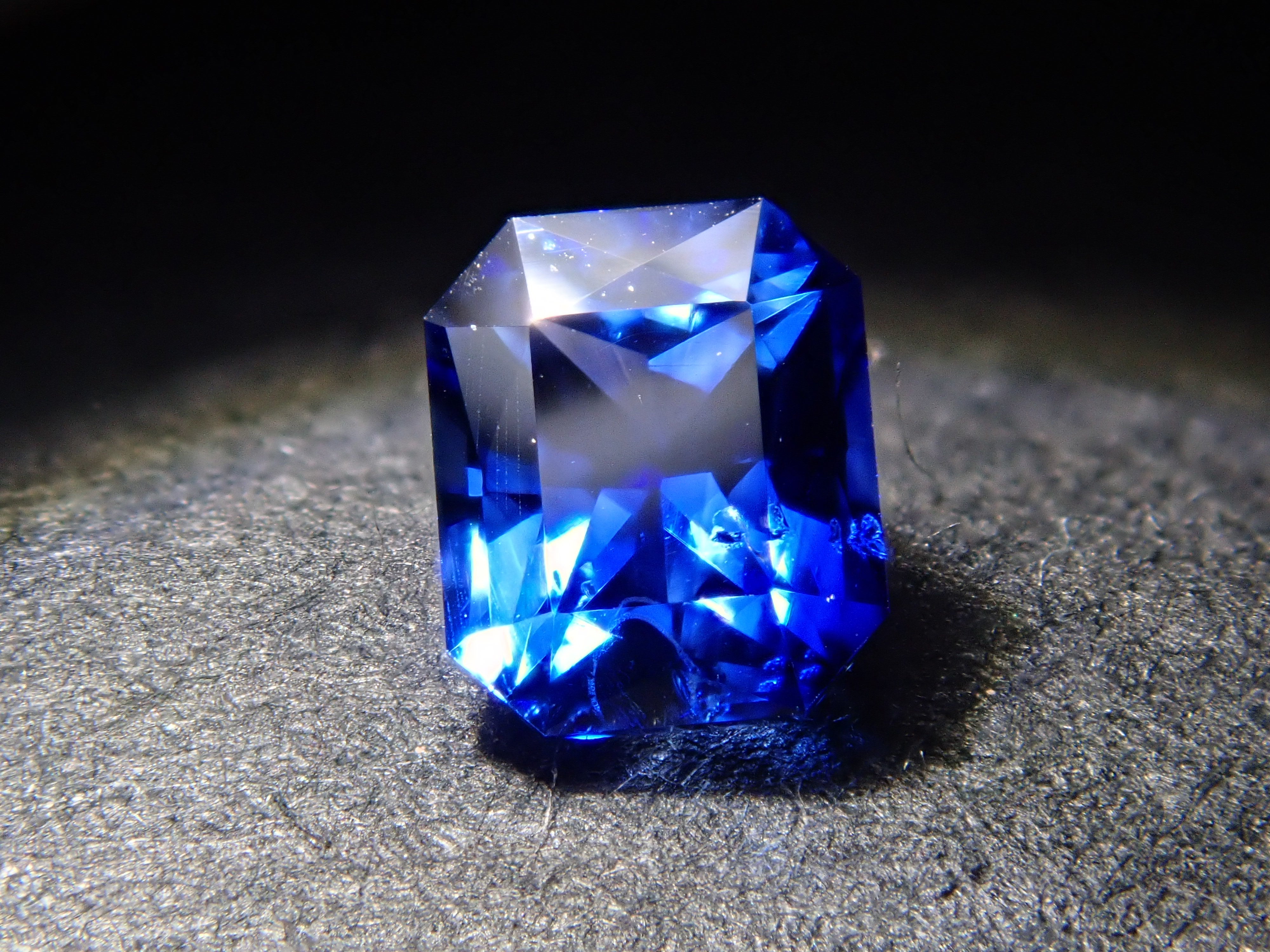 【12561936掲載】ブルーサファイア 0.347ctルース