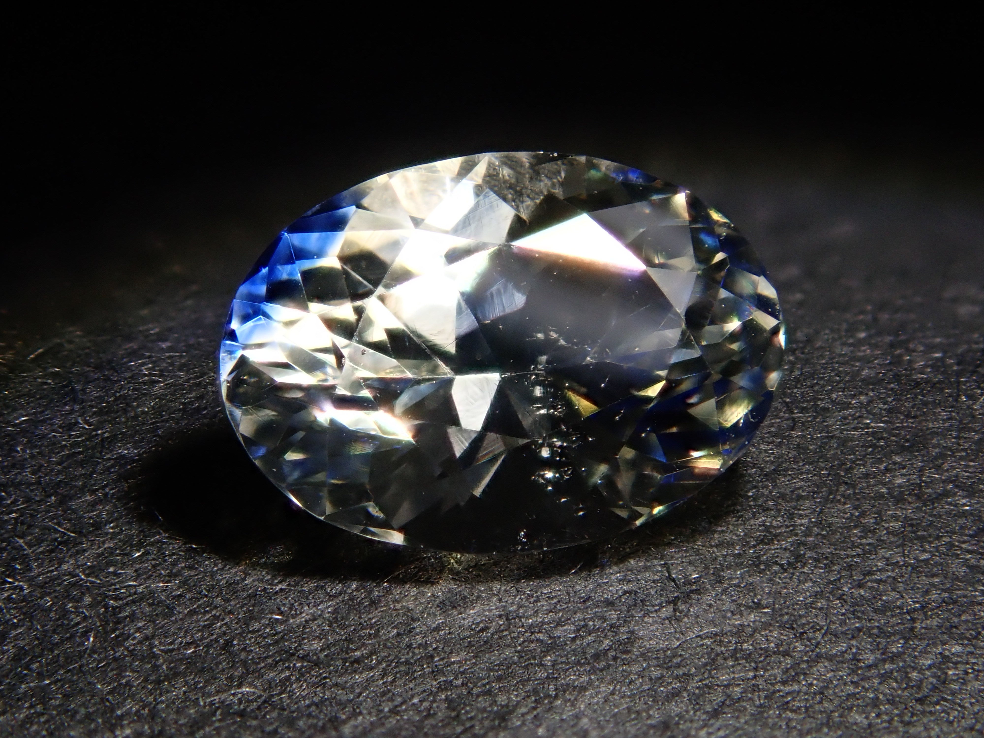 【12561935掲載】バイカラーサファイア 0.900ctルース