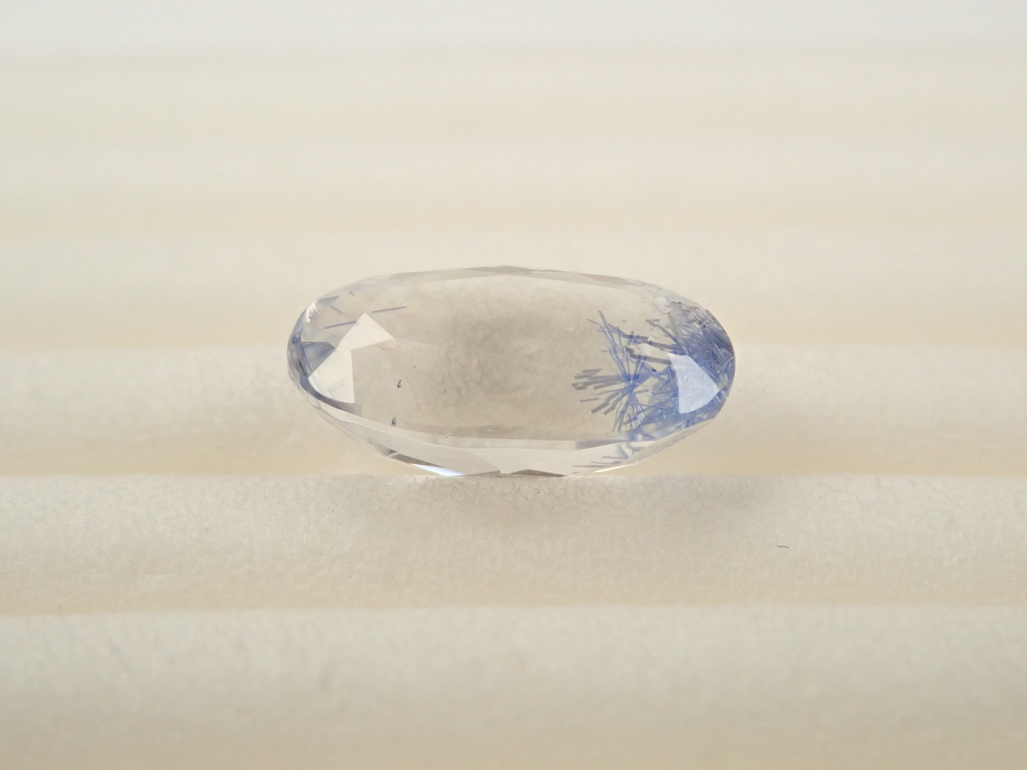 【12562083掲載】ブラジル産デュモルチェライトインクォーツ 1.060ctルース