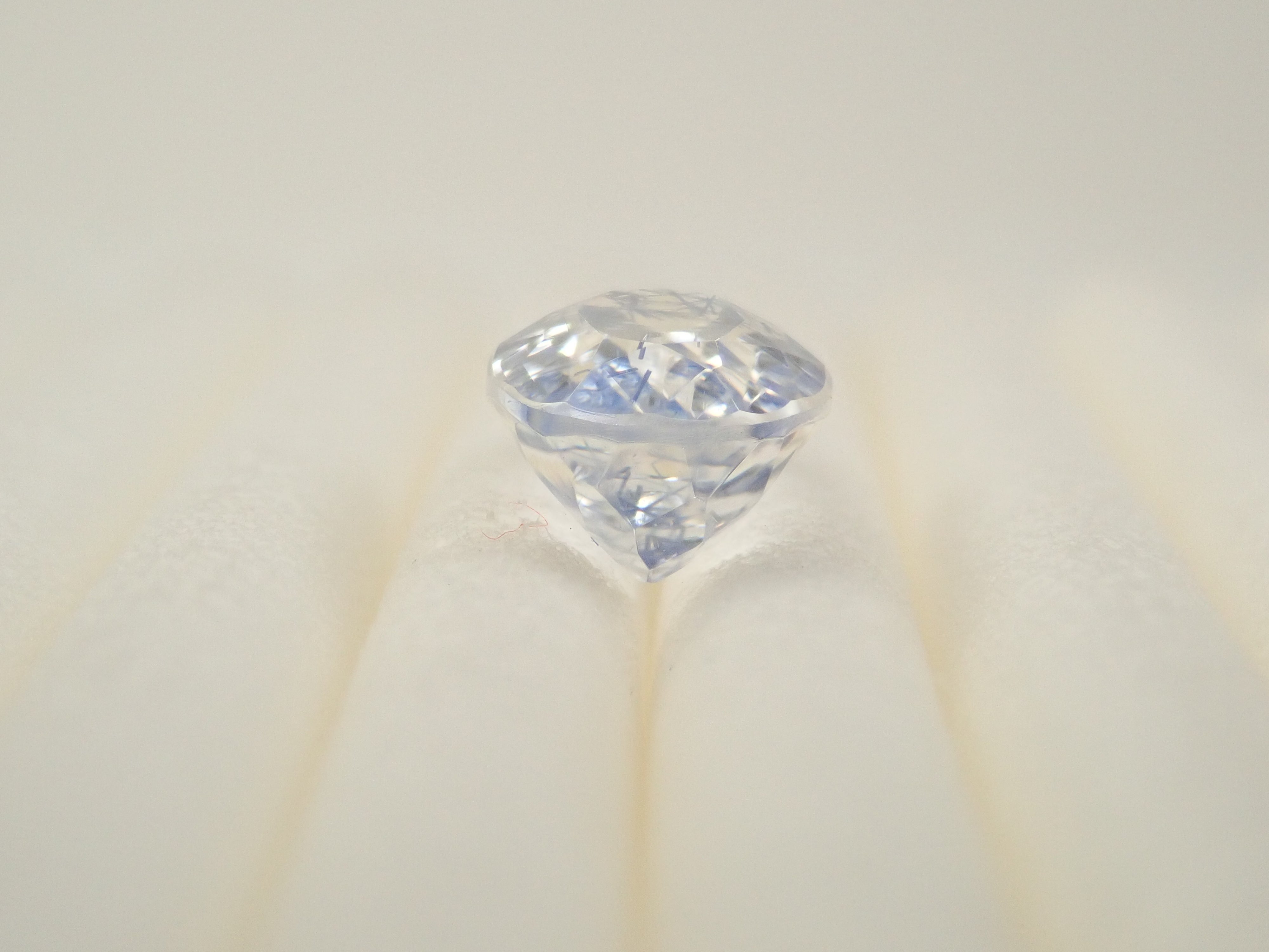 【12562083掲載】ブラジル産デュモルチェライトインクォーツ 1.060ctルース