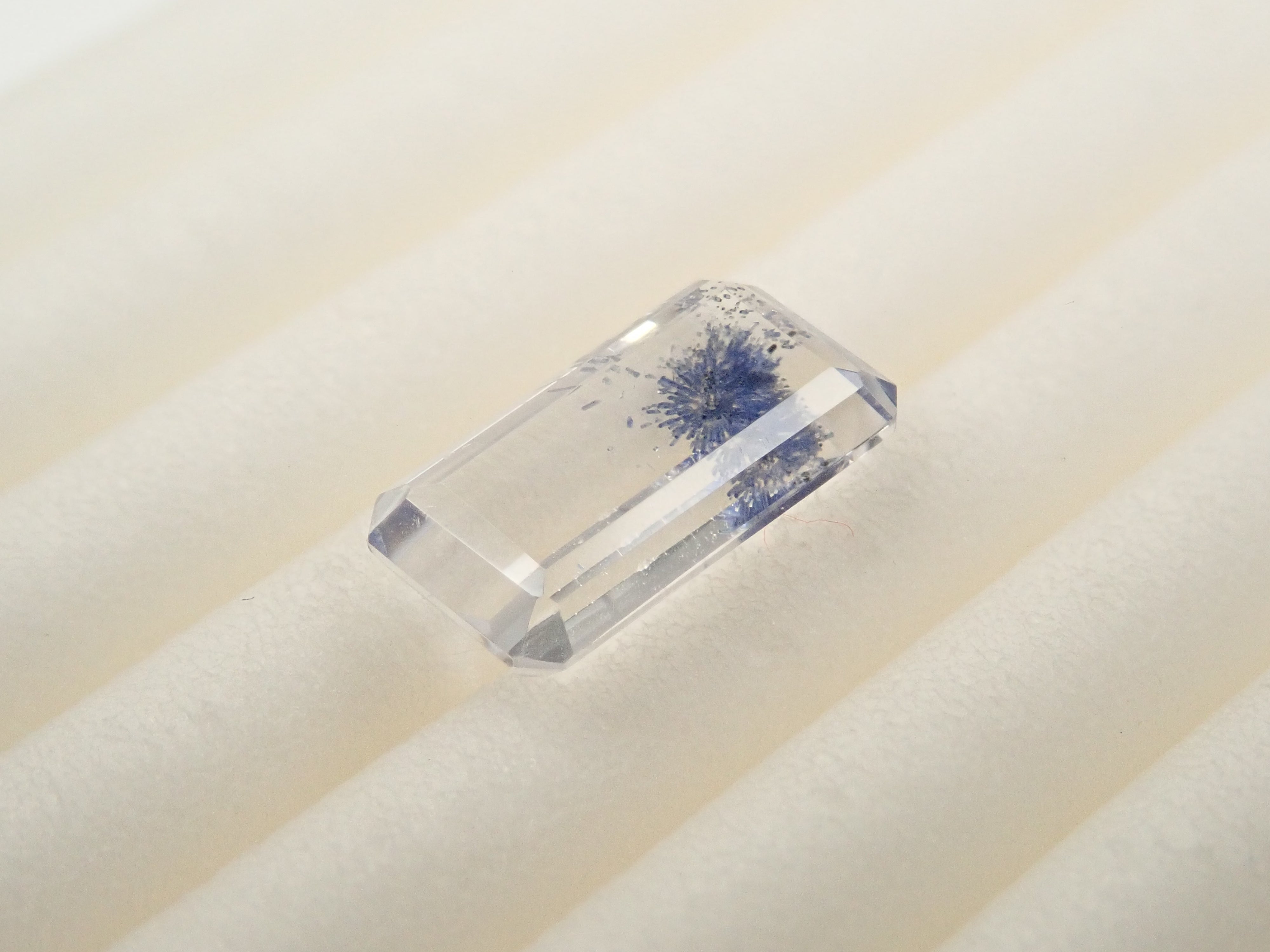 【12562084掲載】ブラジル産デュモルチェライトインクォーツ 0.929ctルース