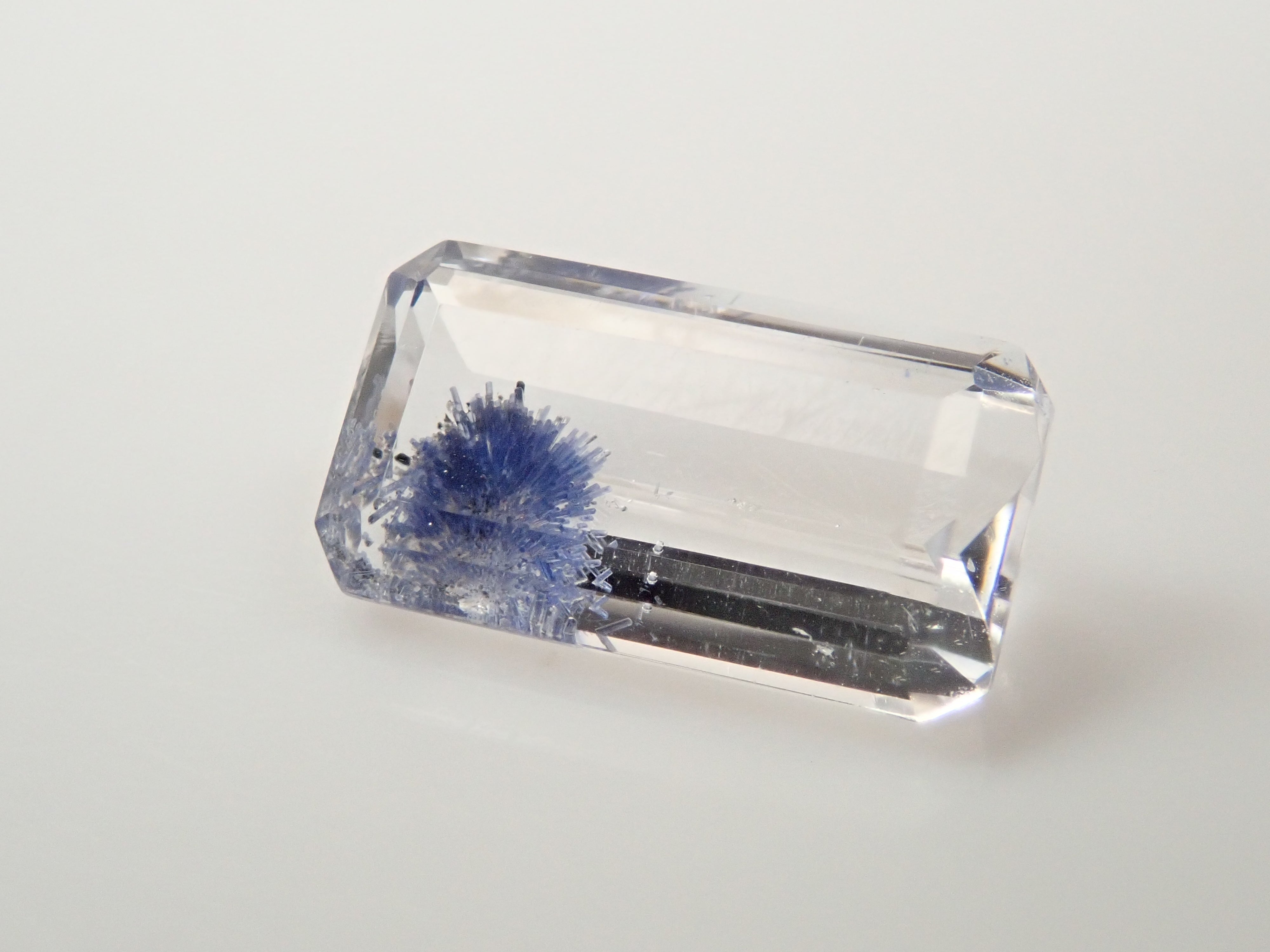 【12562084掲載】ブラジル産デュモルチェライトインクォーツ 0.929ctルース