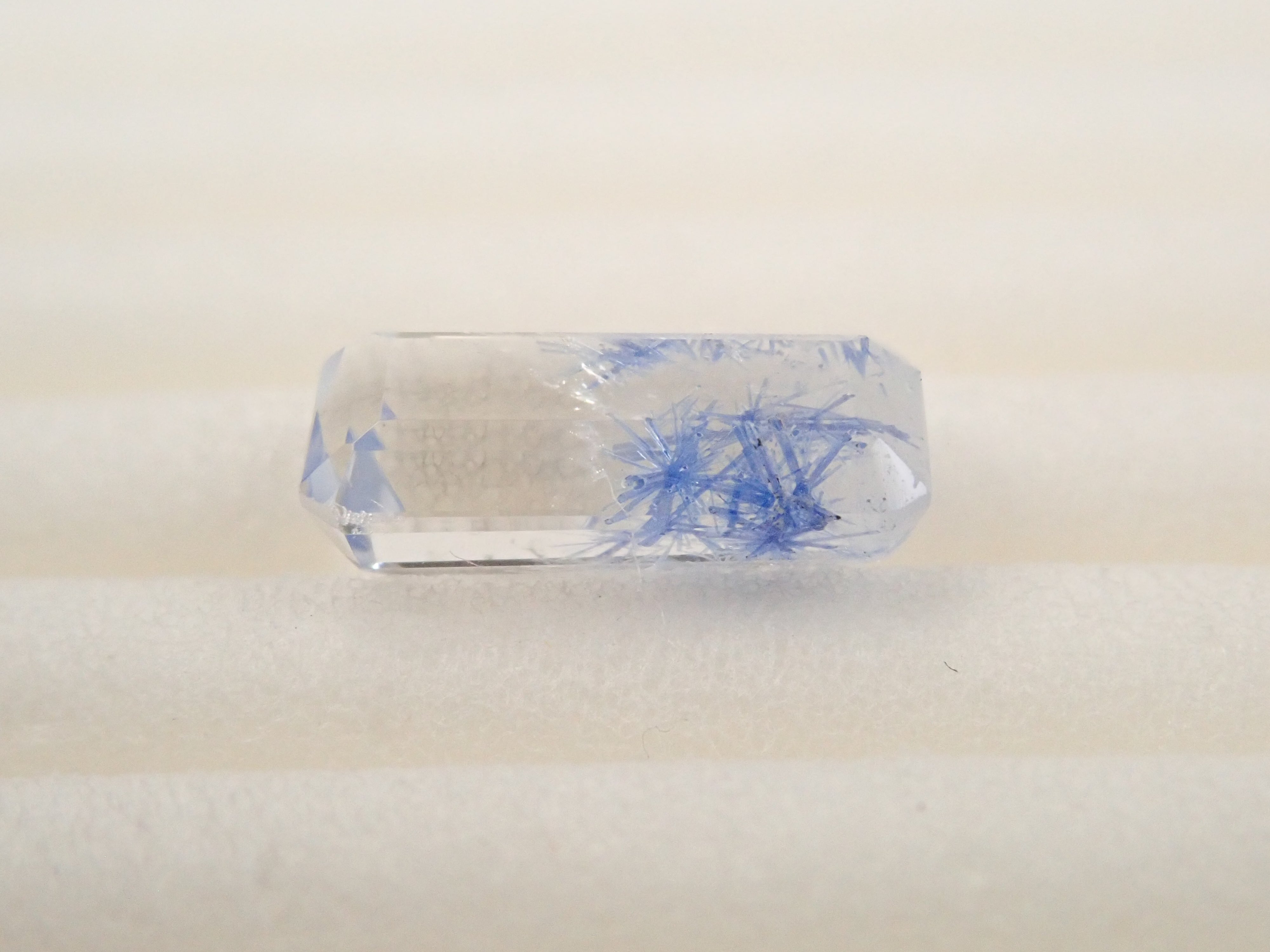 【12562089掲載】ブラジル産デュモルチェライトインクォーツ 0.796ctルース