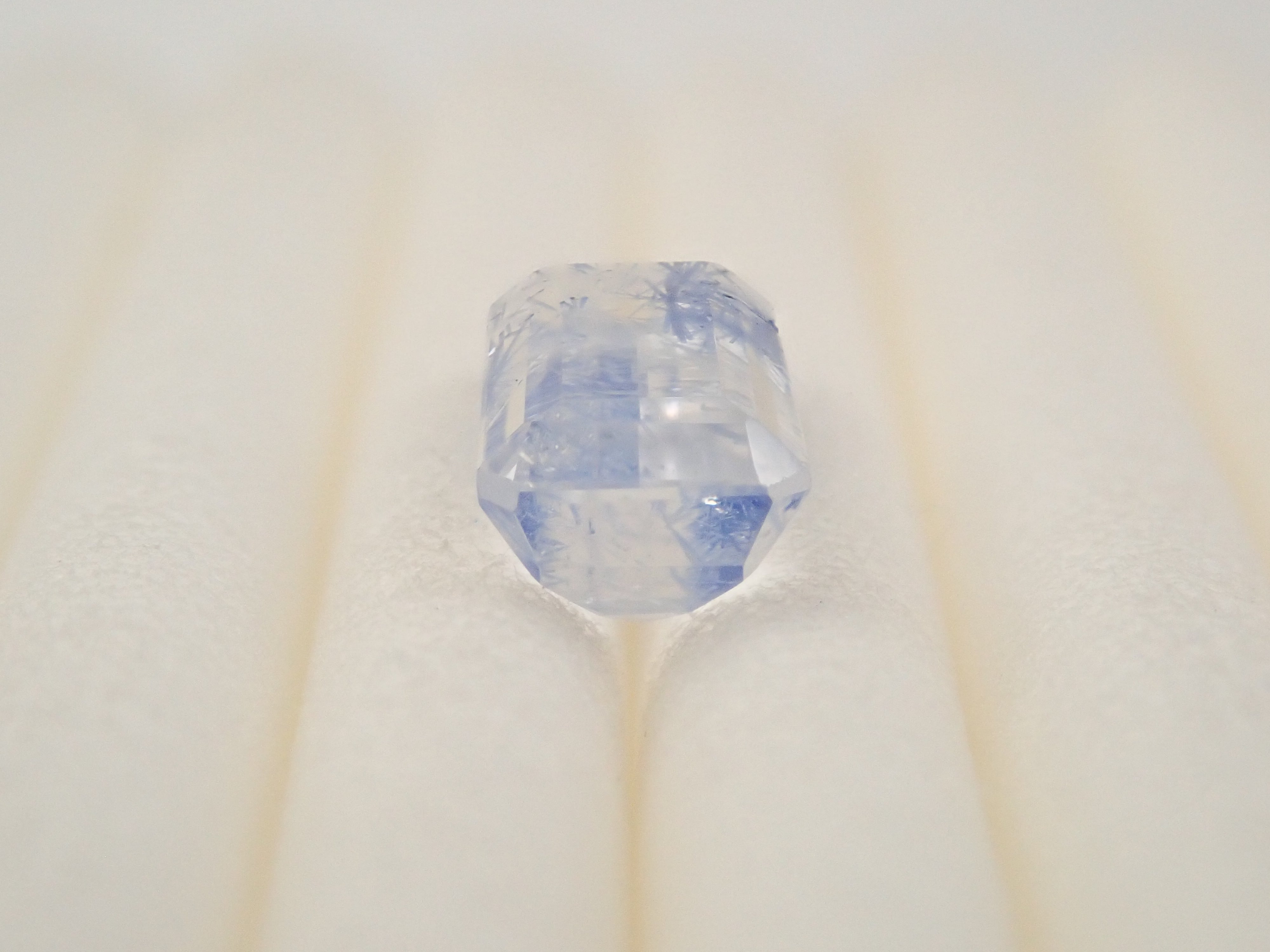 【12562089掲載】ブラジル産デュモルチェライトインクォーツ 0.796ctルース