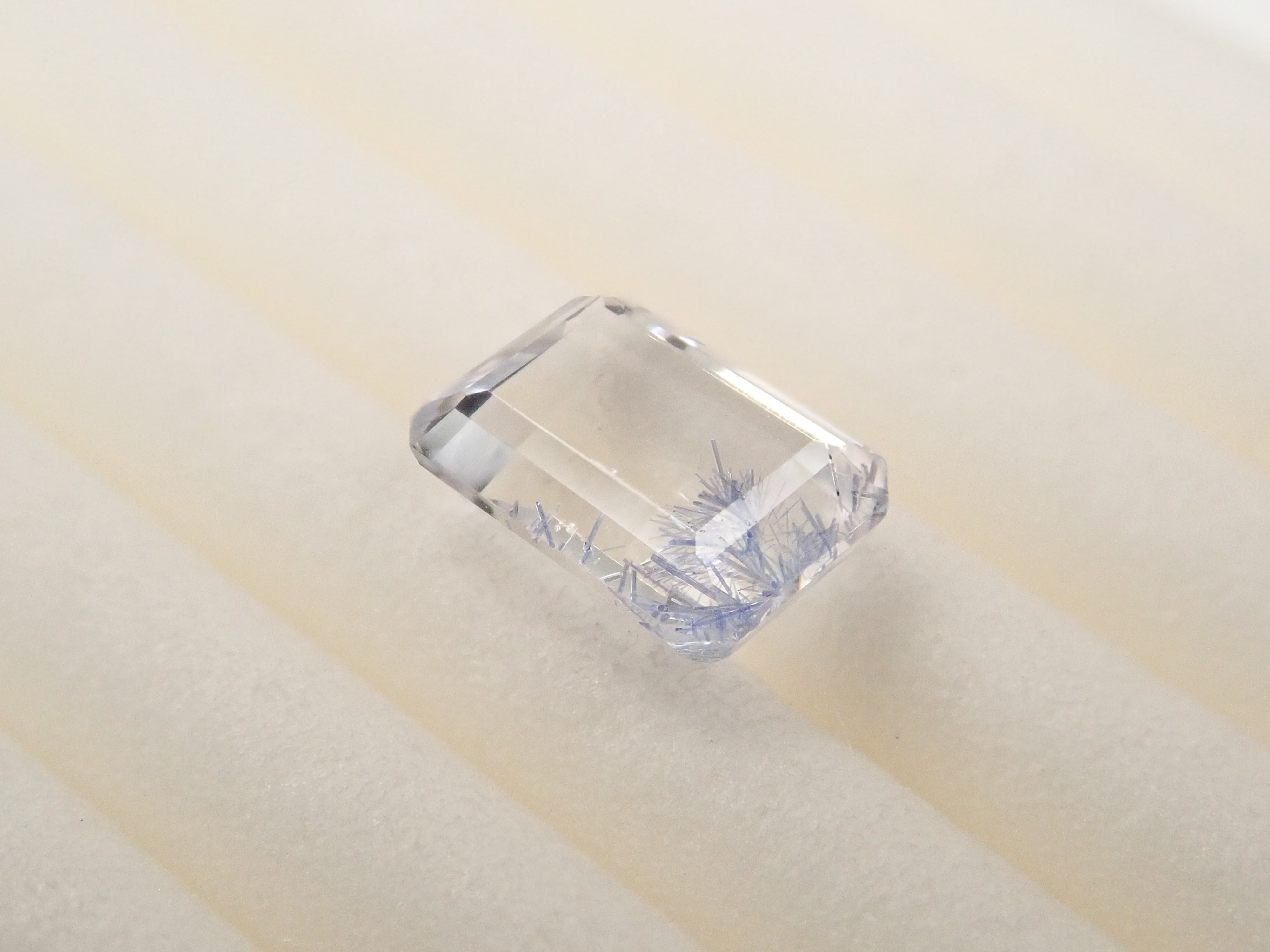 【12562091掲載】ブラジル産デュモルチェライトインクォーツ 0.720ctルース