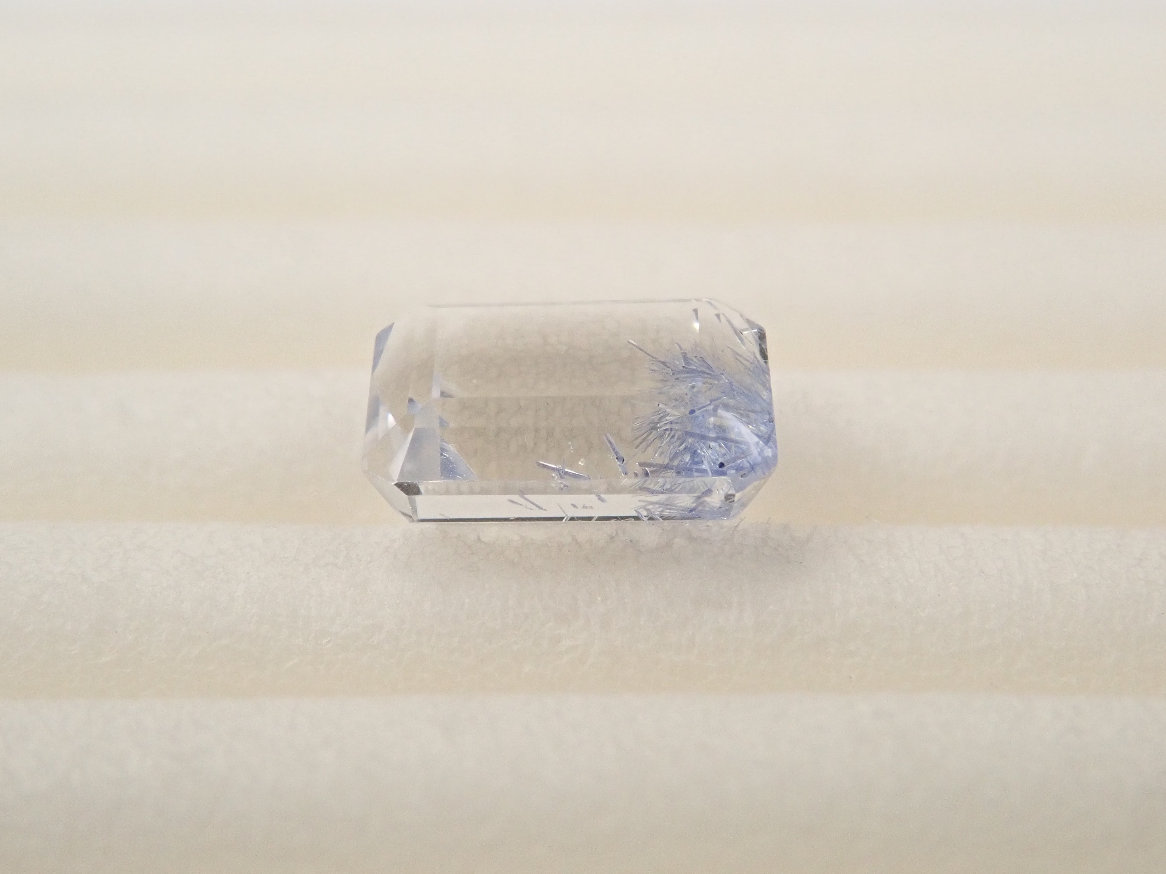 【12562091掲載】ブラジル産デュモルチェライトインクォーツ 0.720ctルース