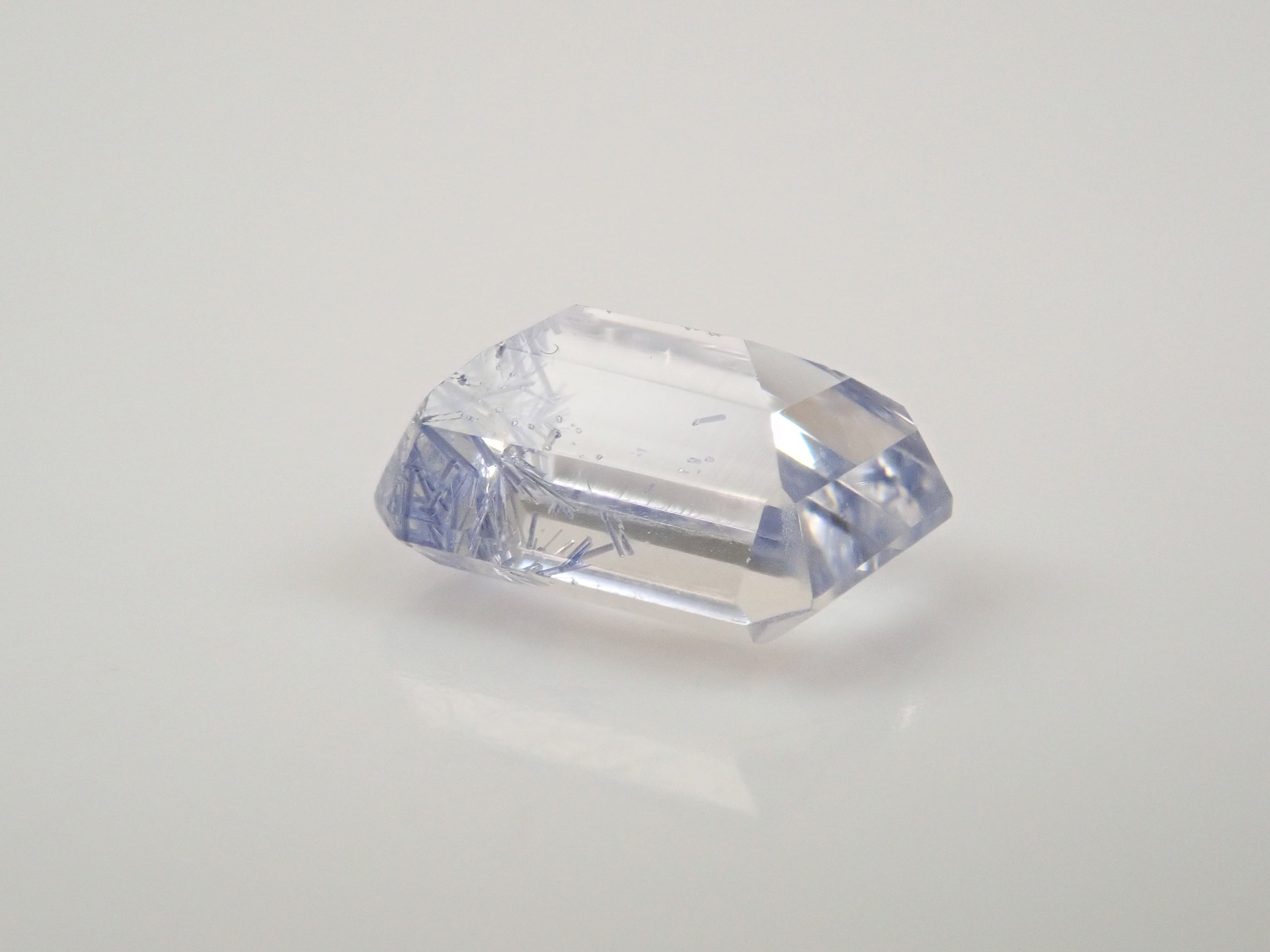 【12562091掲載】ブラジル産デュモルチェライトインクォーツ 0.720ctルース