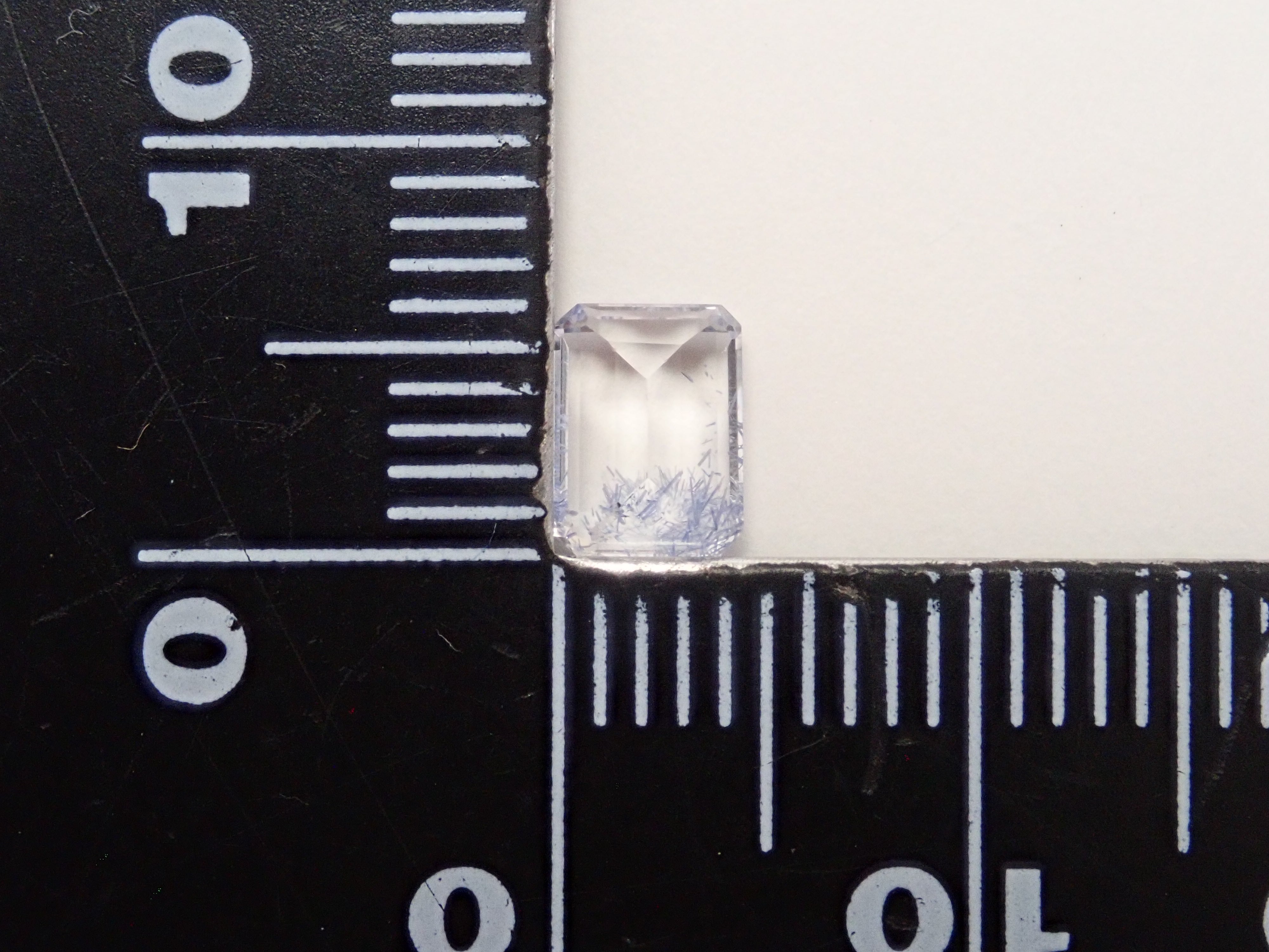 【12562091掲載】ブラジル産デュモルチェライトインクォーツ 0.720ctルース