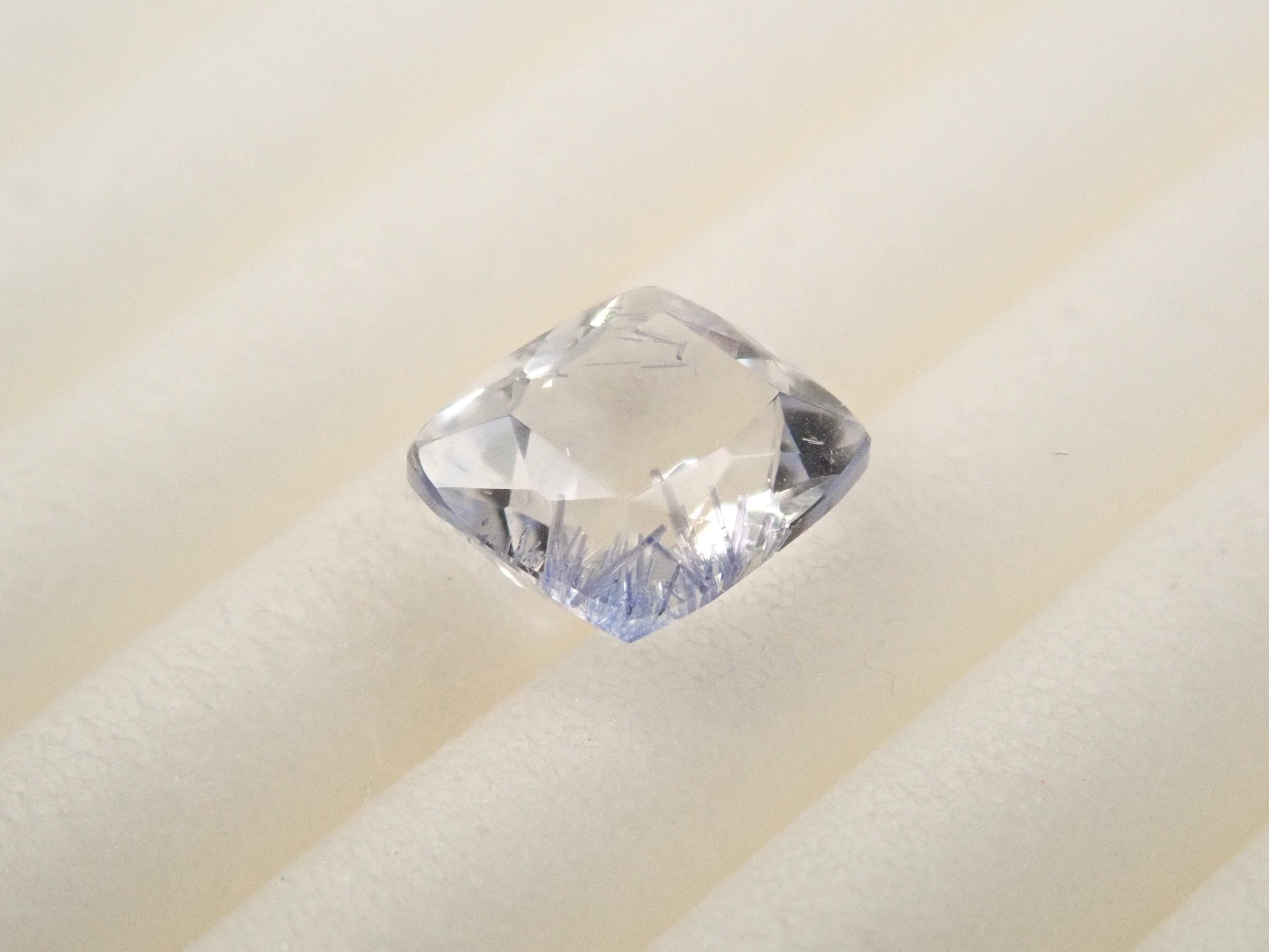 【12562092掲載】ブラジル産デュモルチェライトインクォーツ 0.522ctルース