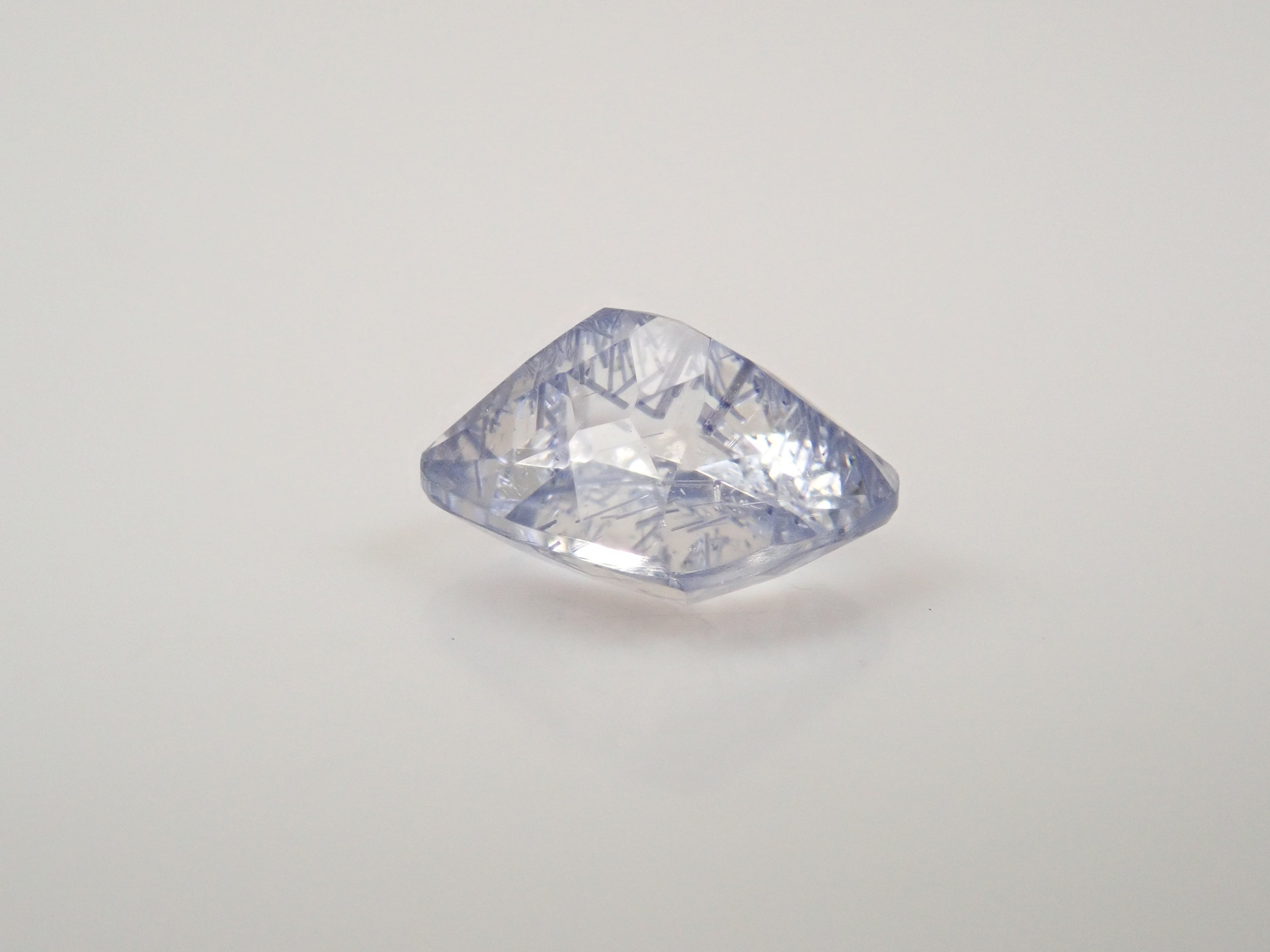 【12562092掲載】ブラジル産デュモルチェライトインクォーツ 0.522ctルース