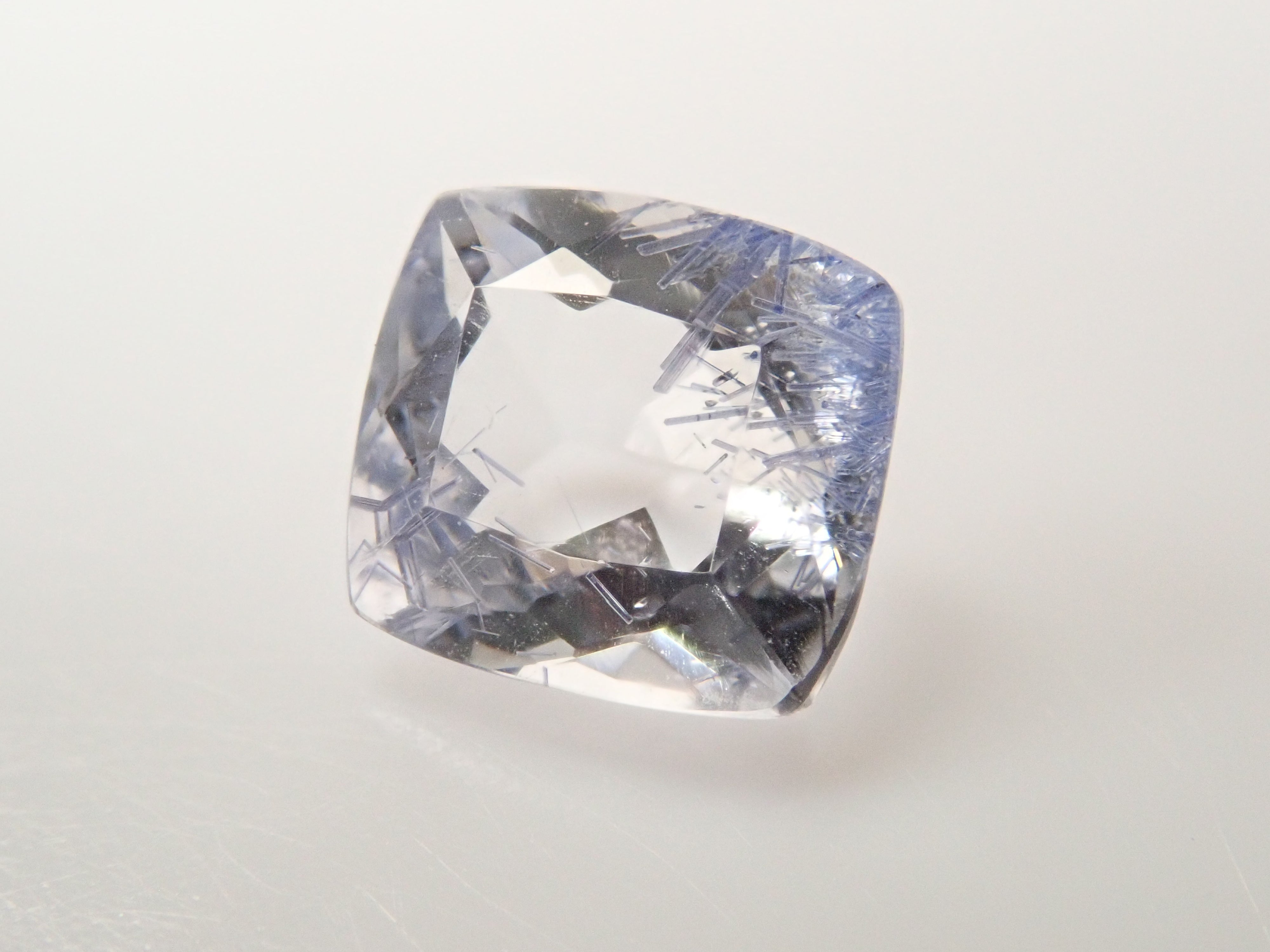 【12562092掲載】ブラジル産デュモルチェライトインクォーツ 0.522ctルース