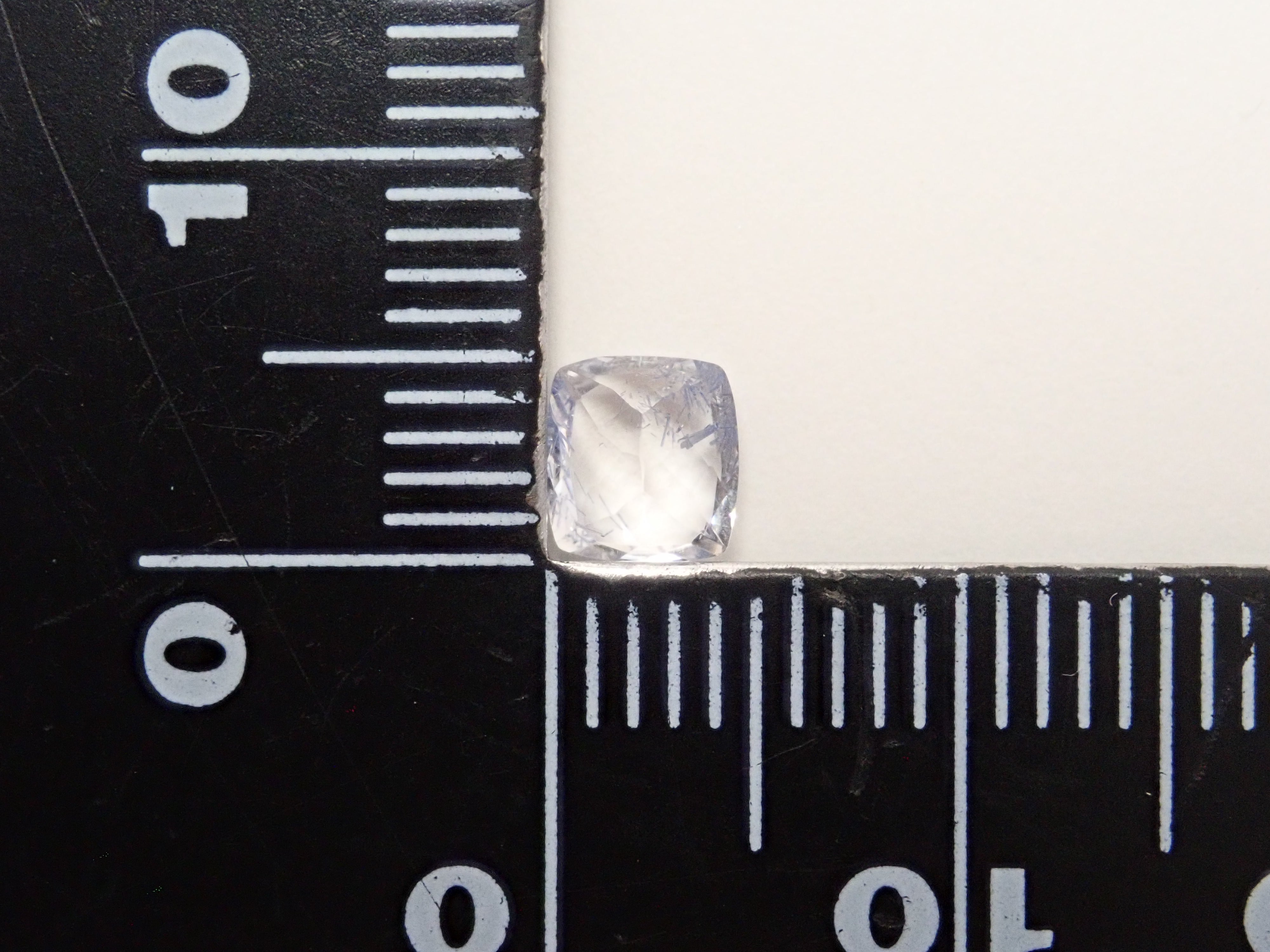 【12562092掲載】ブラジル産デュモルチェライトインクォーツ 0.522ctルース