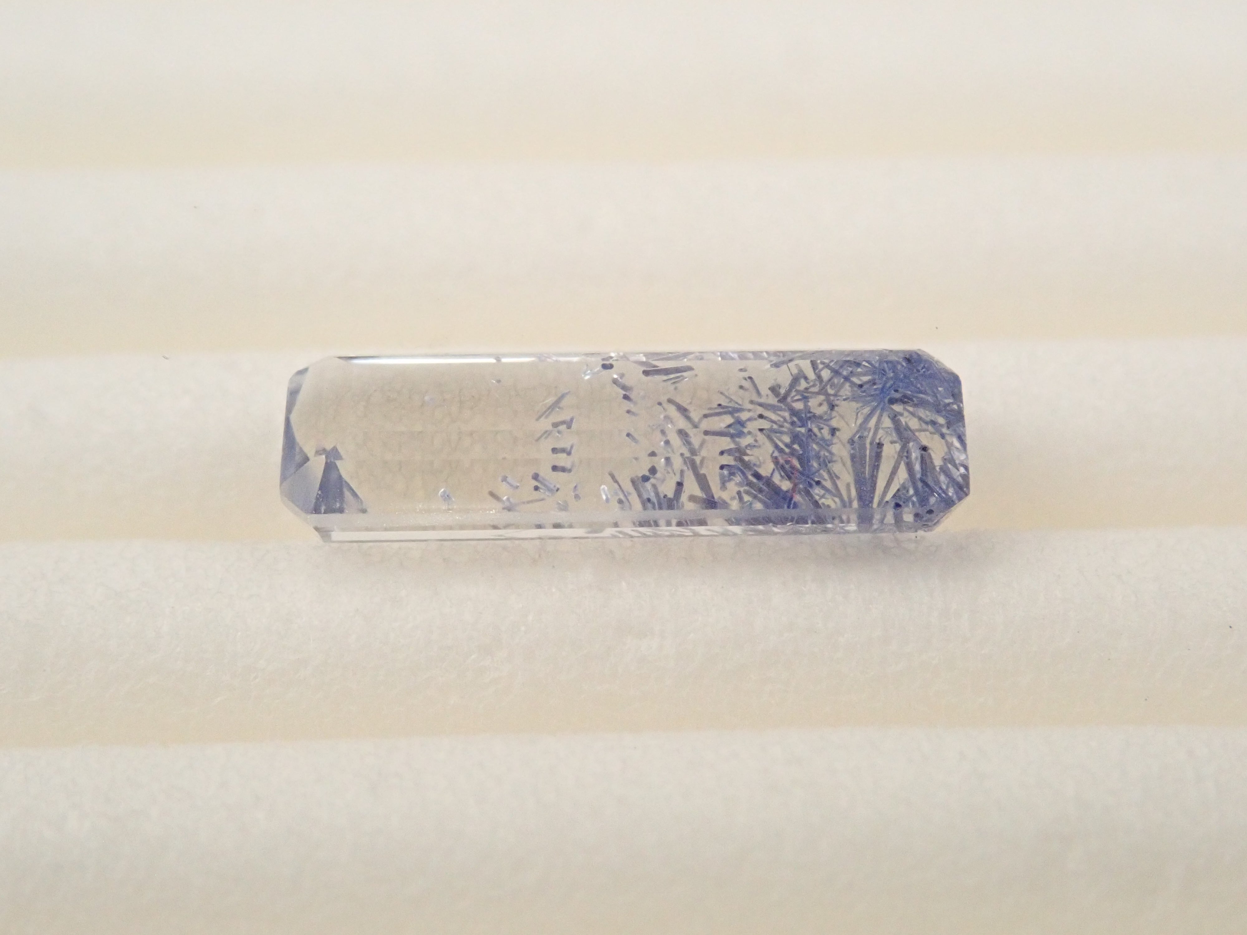 【12562093掲載】ブラジル産デュモルチェライトインクォーツ 0.839ctルース