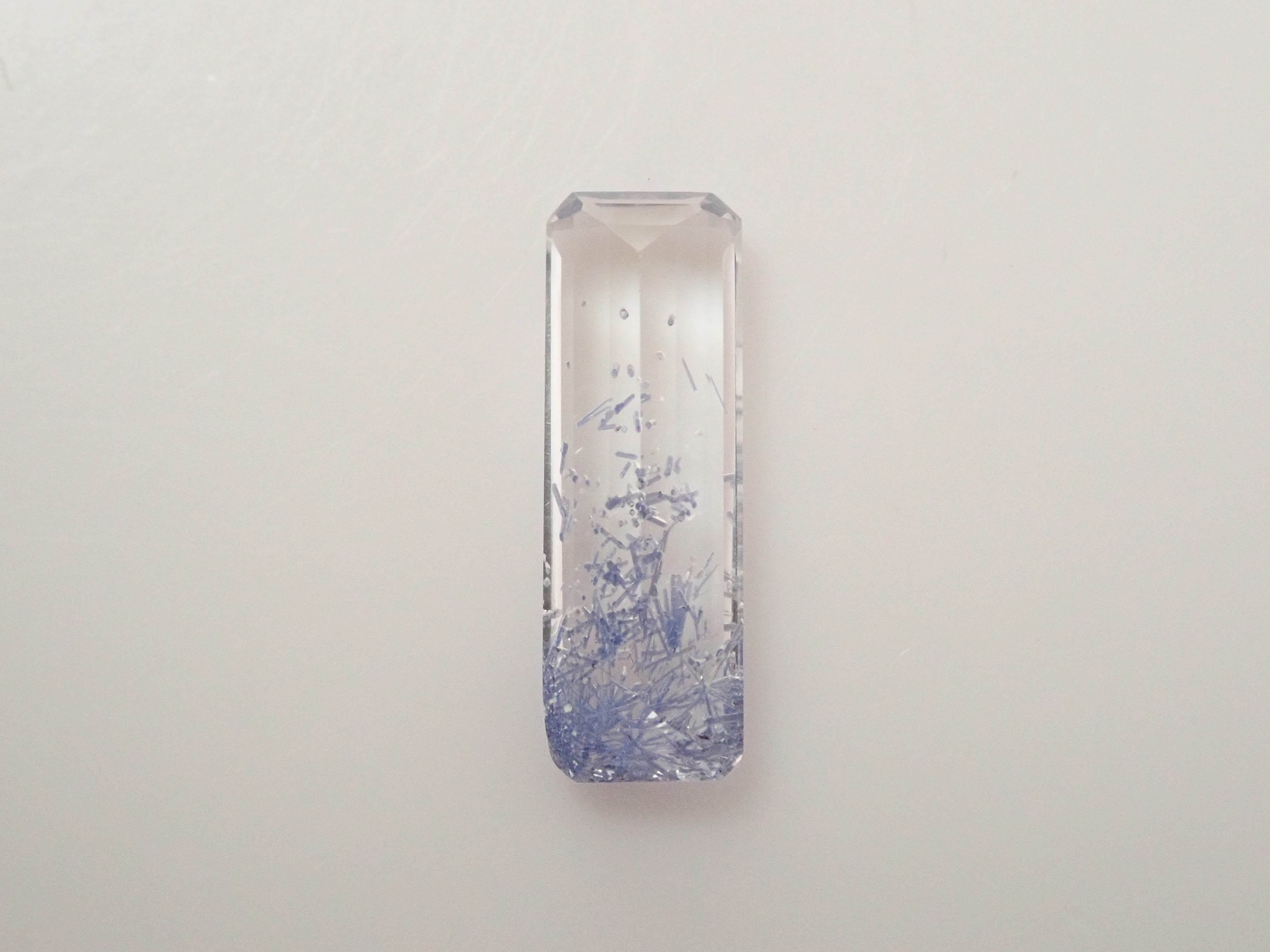 【12562093掲載】ブラジル産デュモルチェライトインクォーツ 0.839ctルース