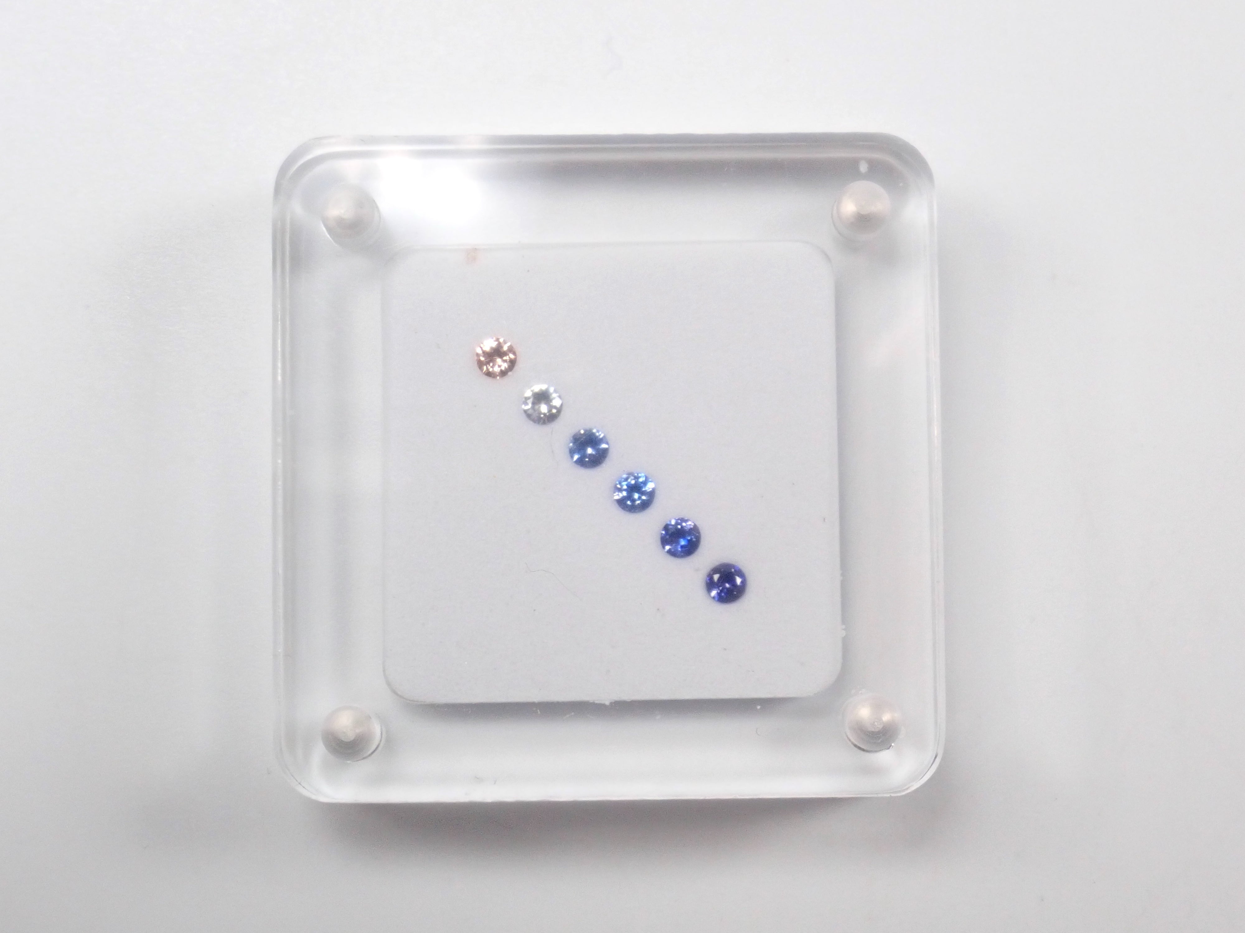 【3/6 22時販売】《限定2セット・ツーソン新着》ベニトアイトグラデーション6石セット(2.25mm,ラウンドカット,トップクオリティ含む)《複数購入割引有》