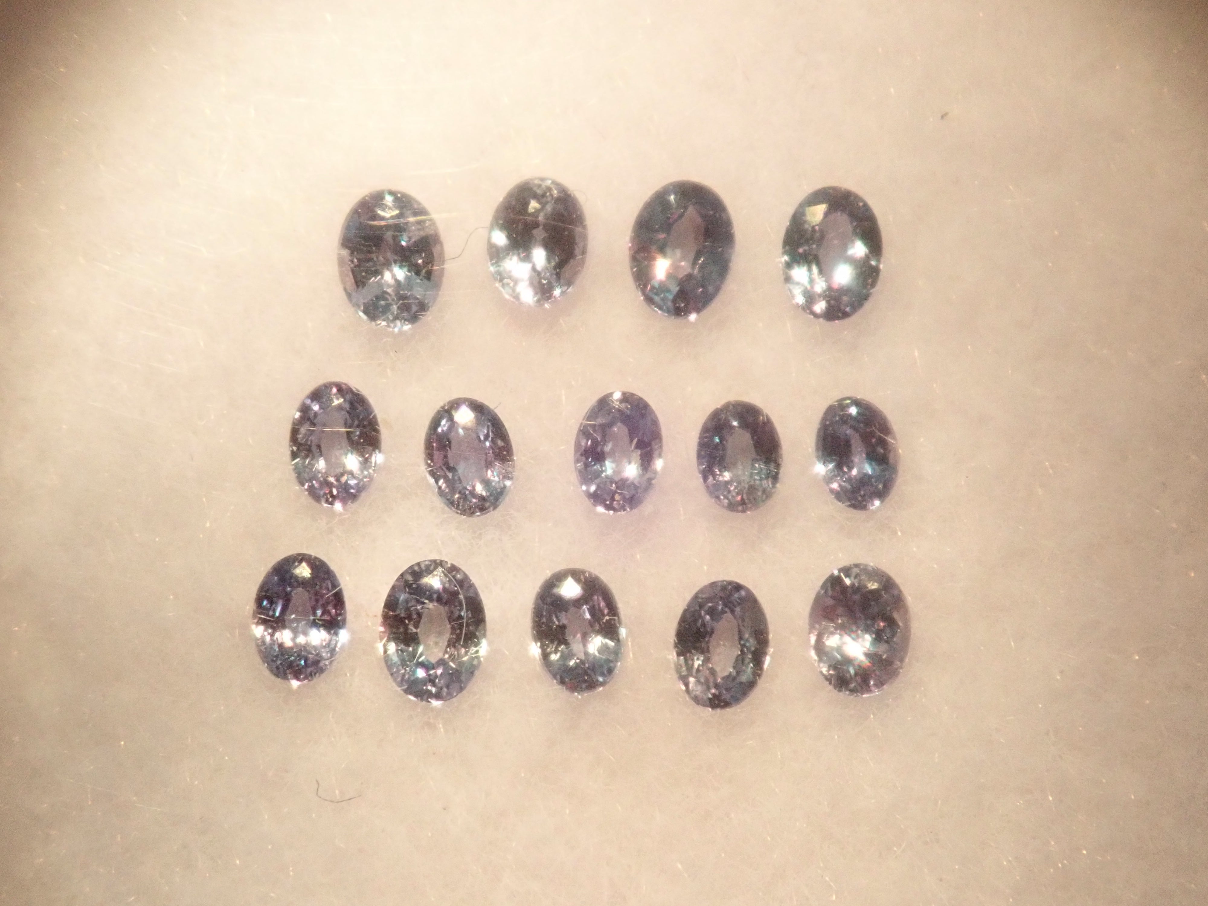 【3/6 22時販売】《ツーソン新着》ブラジル産アレキサンドライト1石ルース(メレサイズのトップクオリティ,ヘマチタ鉱山)《複数購入割引有》