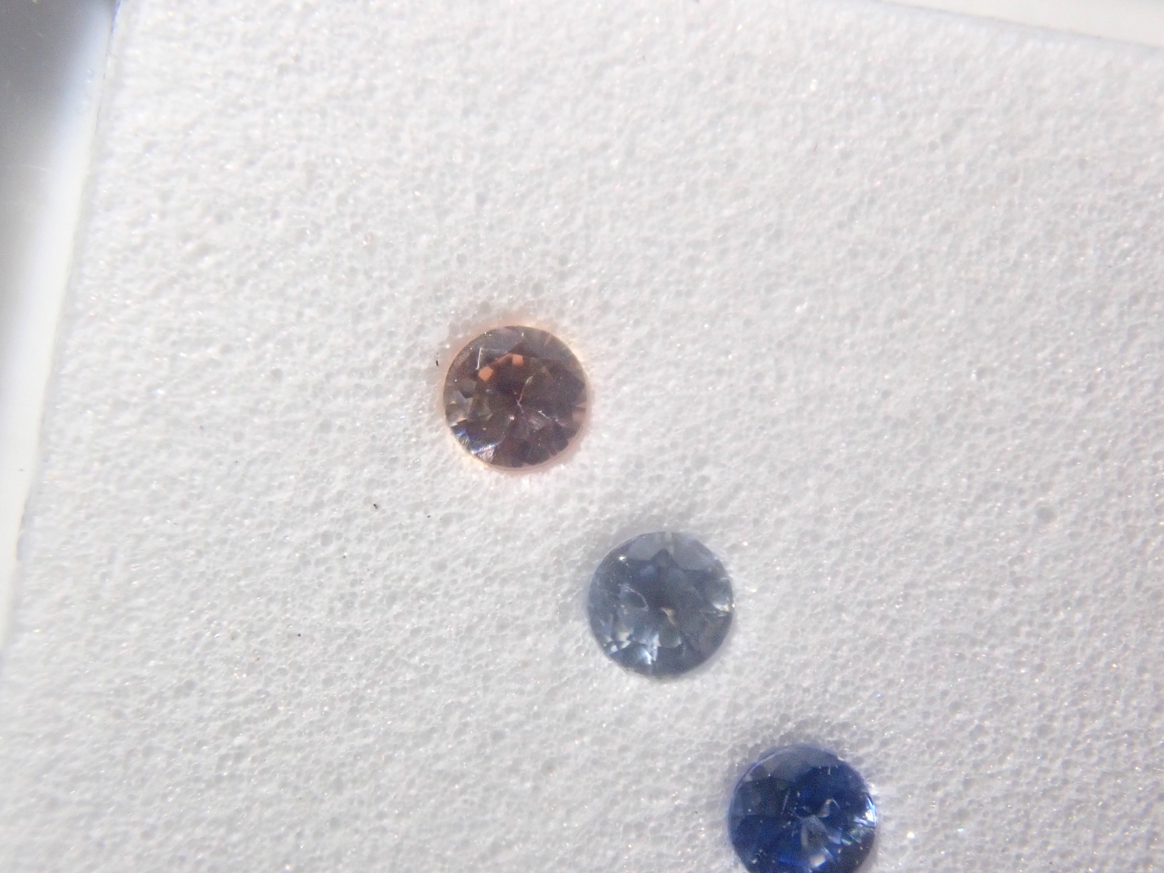 【3/6 22時販売】《残り1セット・ツーソン新着》ベニトアイトグラデーション6石セット(2.0mm,ラウンドカット,トップクオリティ含む) 《複数購入割引有》