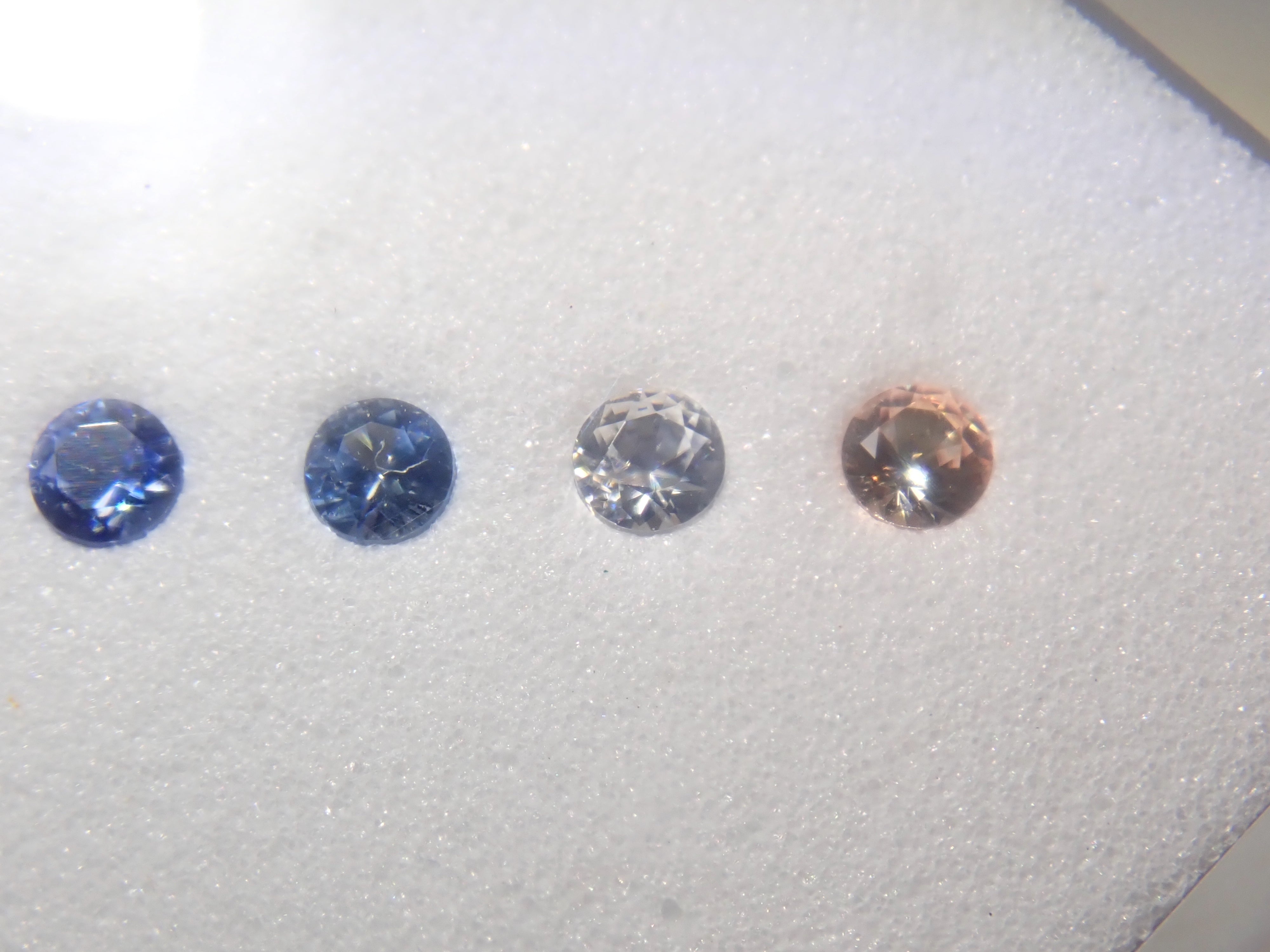 【3/6 22時販売】《残り1セット・ツーソン新着》ベニトアイトグラデーション6石セット(2.0mm,ラウンドカット,トップクオリティ含む) 《複数購入割引有》