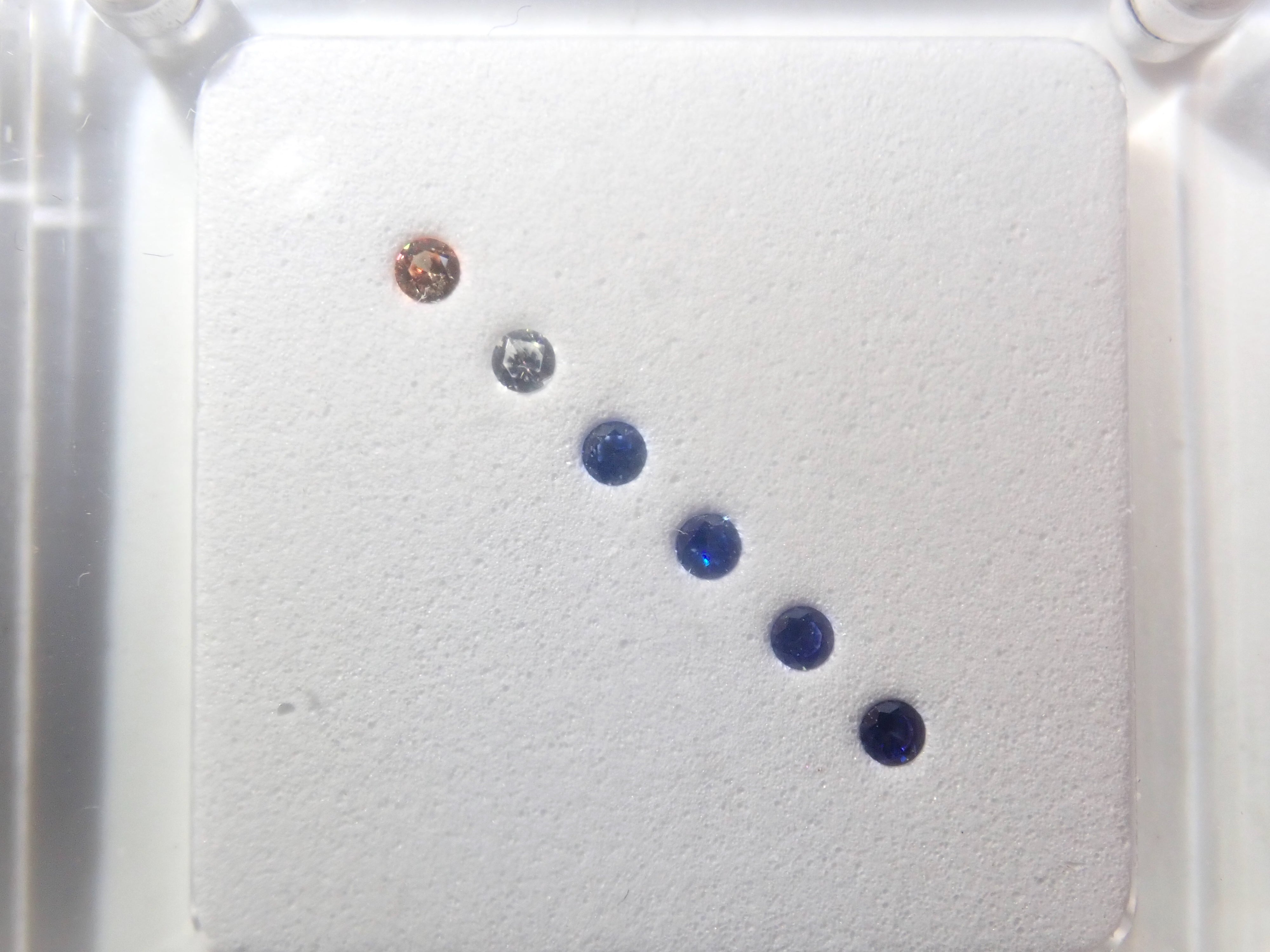 【3/6 22時販売】《限定1セット・ツーソン新着》ベニトアイトグラデーション6石セット(1.75mm,ラウンドカット,トップクオリティ含む) 《複数購入割引有》