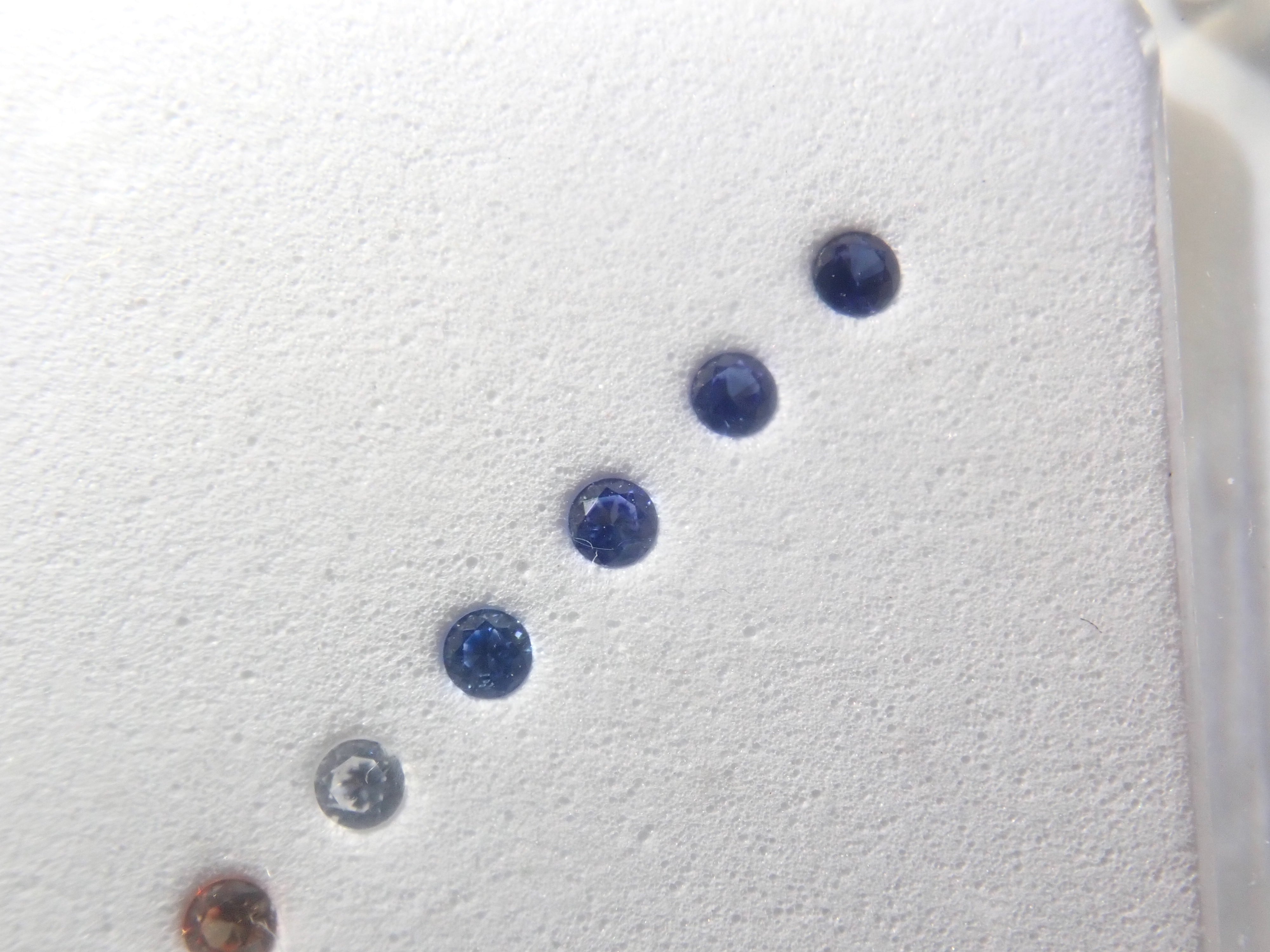 【3/6 22時販売】《限定1セット・ツーソン新着》ベニトアイトグラデーション6石セット(1.75mm,ラウンドカット,トップクオリティ含む) 《複数購入割引有》