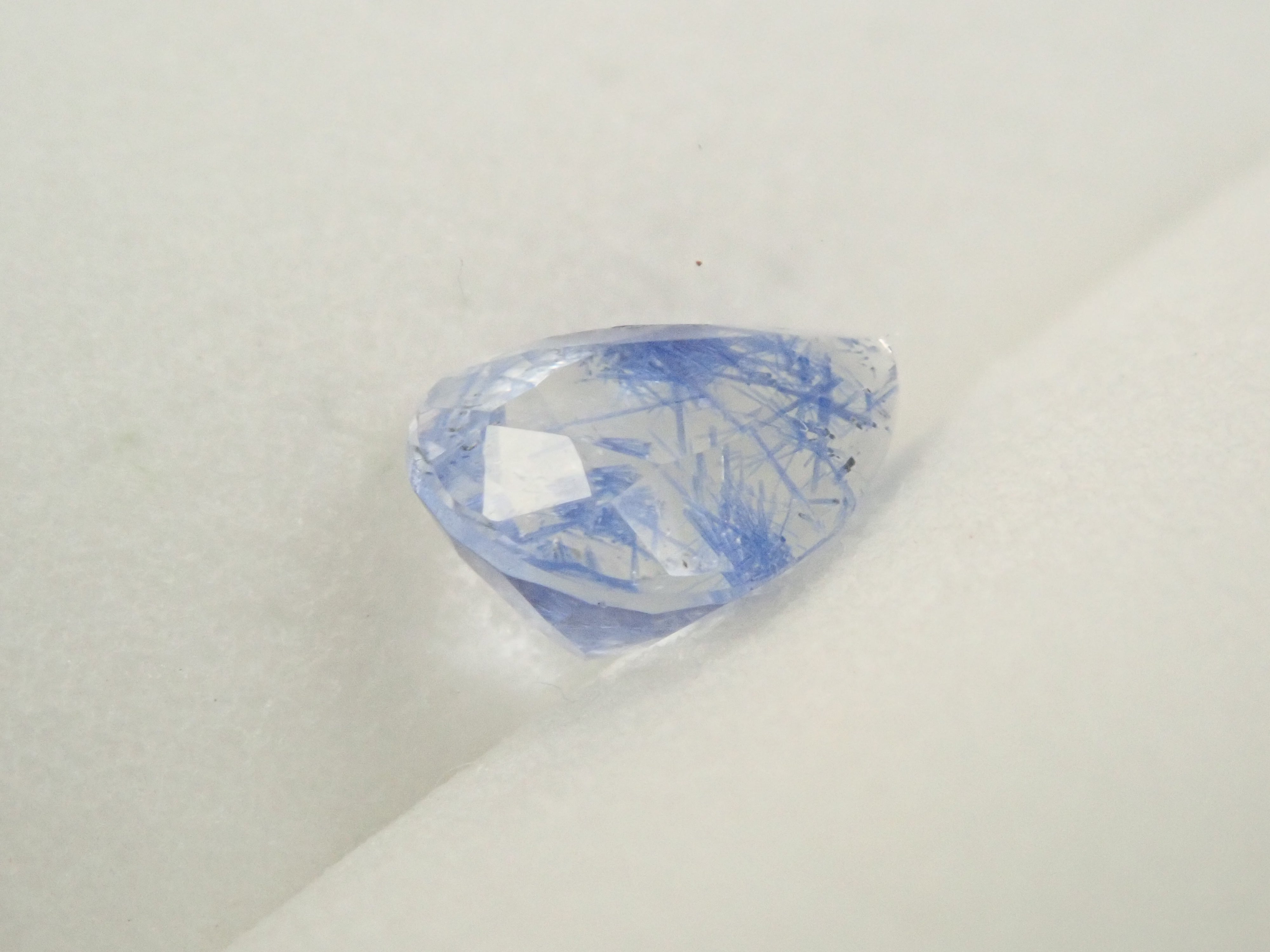 【12562094掲載】ブラジル産デュモルチェライトインクォーツ 0.642ctルース