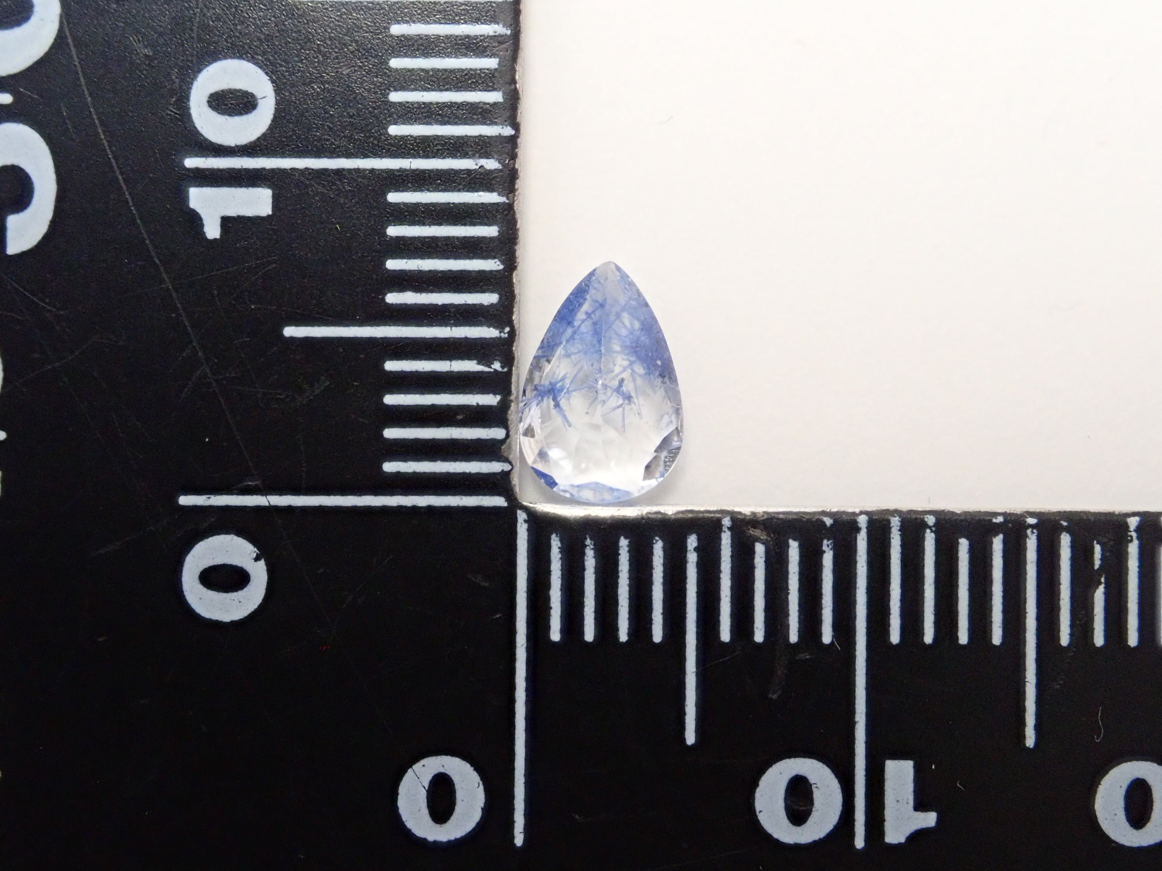 【12562094掲載】ブラジル産デュモルチェライトインクォーツ 0.642ctルース