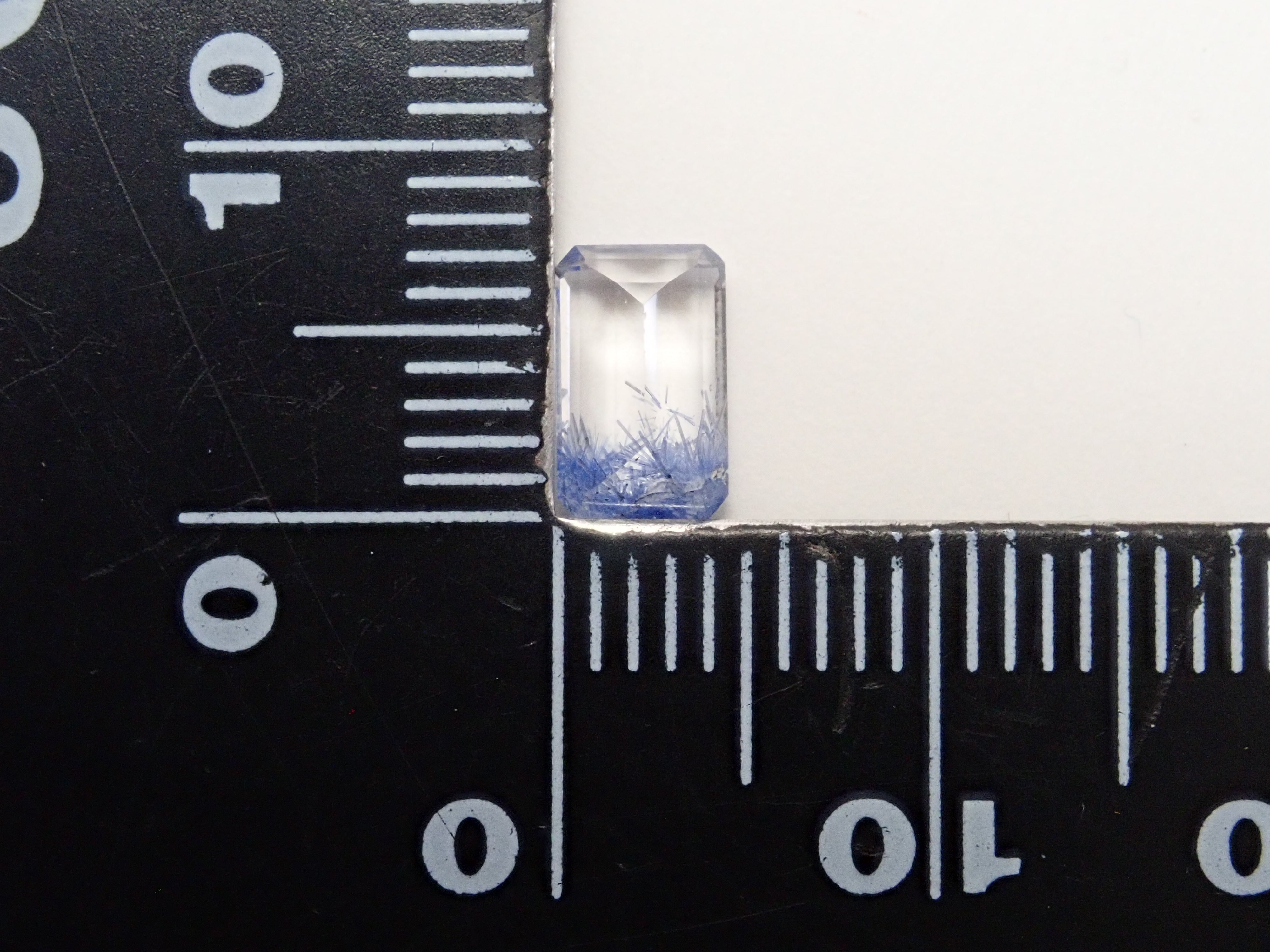 【12562095掲載】ブラジル産デュモルチェライトインクォーツ 0.910ctルース