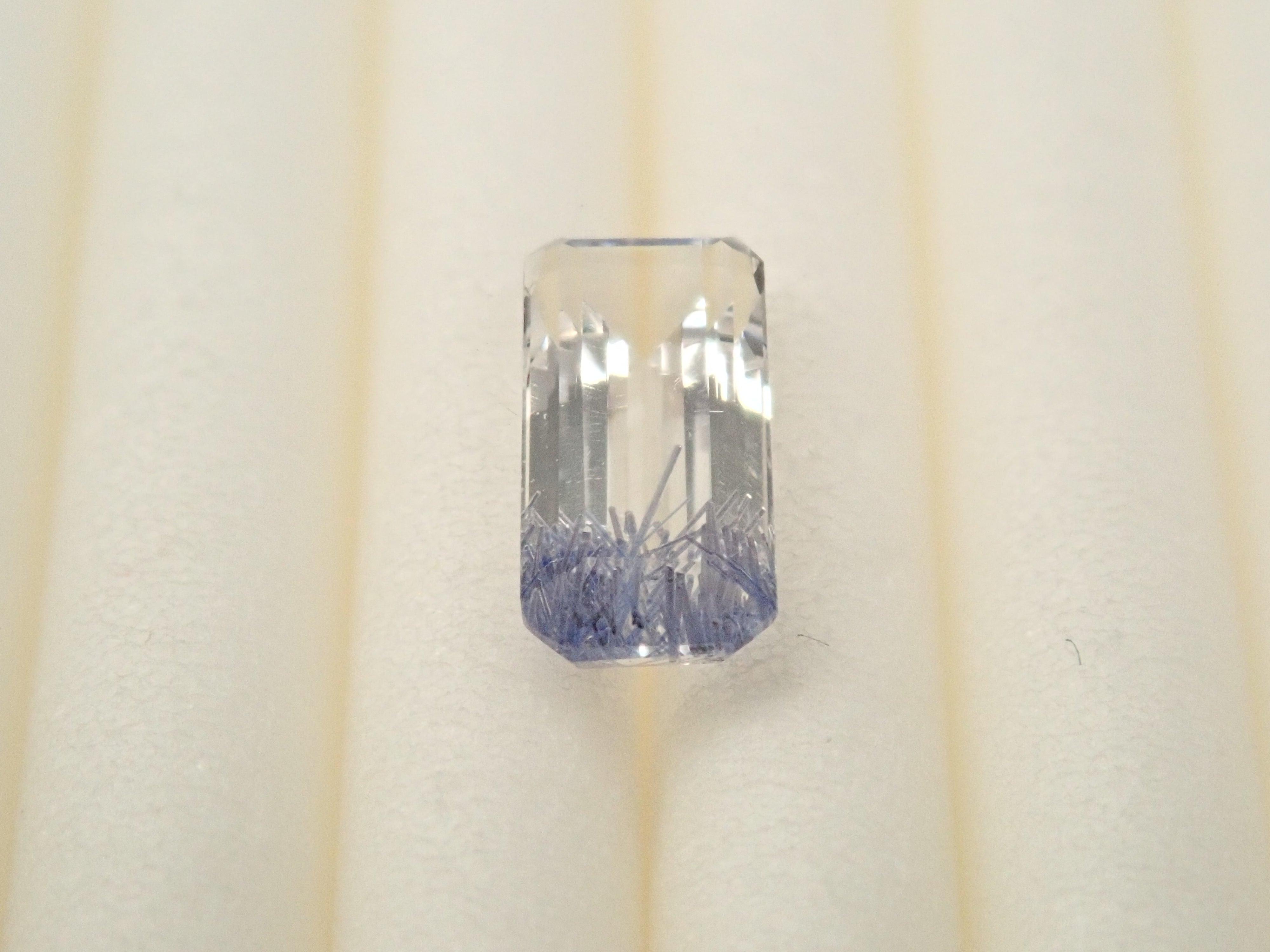 【12562098掲載】ブラジル産デュモルチェライトインクォーツ 0.531ctルース