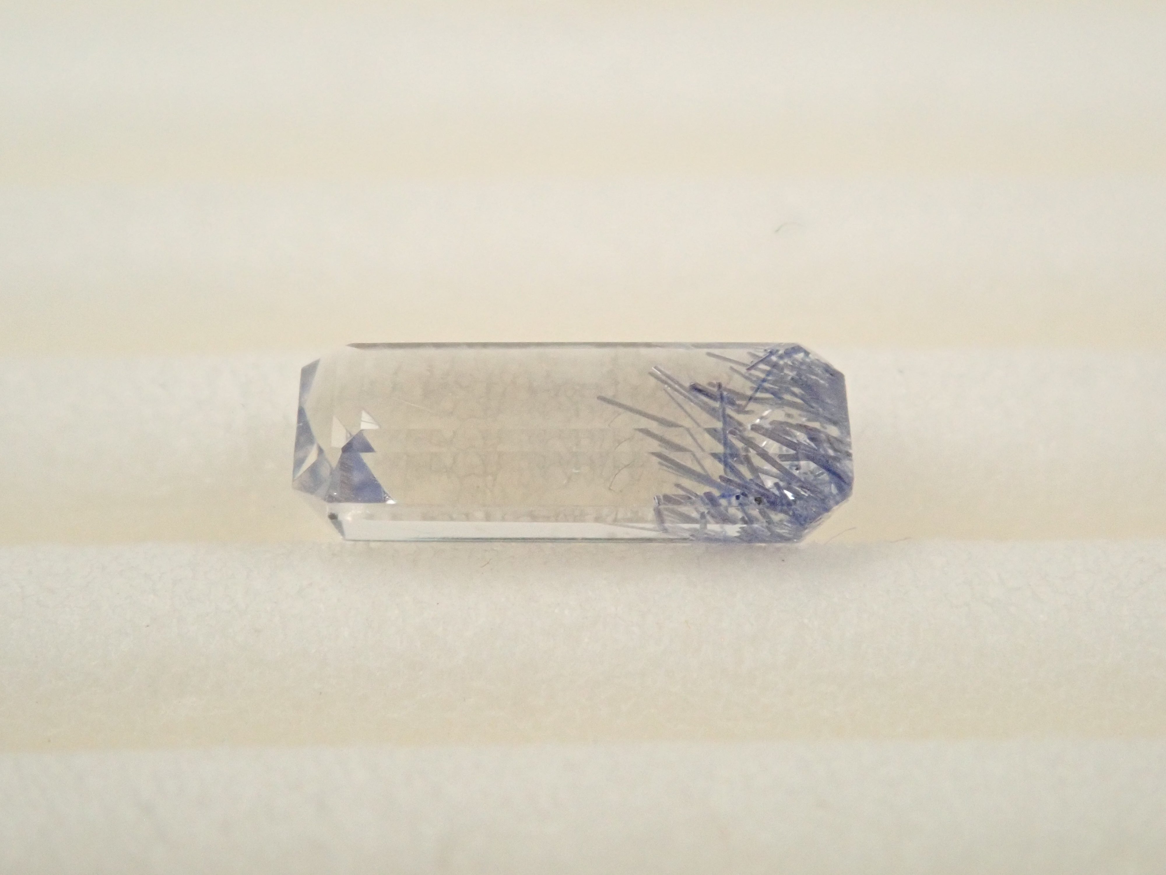 【12562098掲載】ブラジル産デュモルチェライトインクォーツ 0.531ctルース