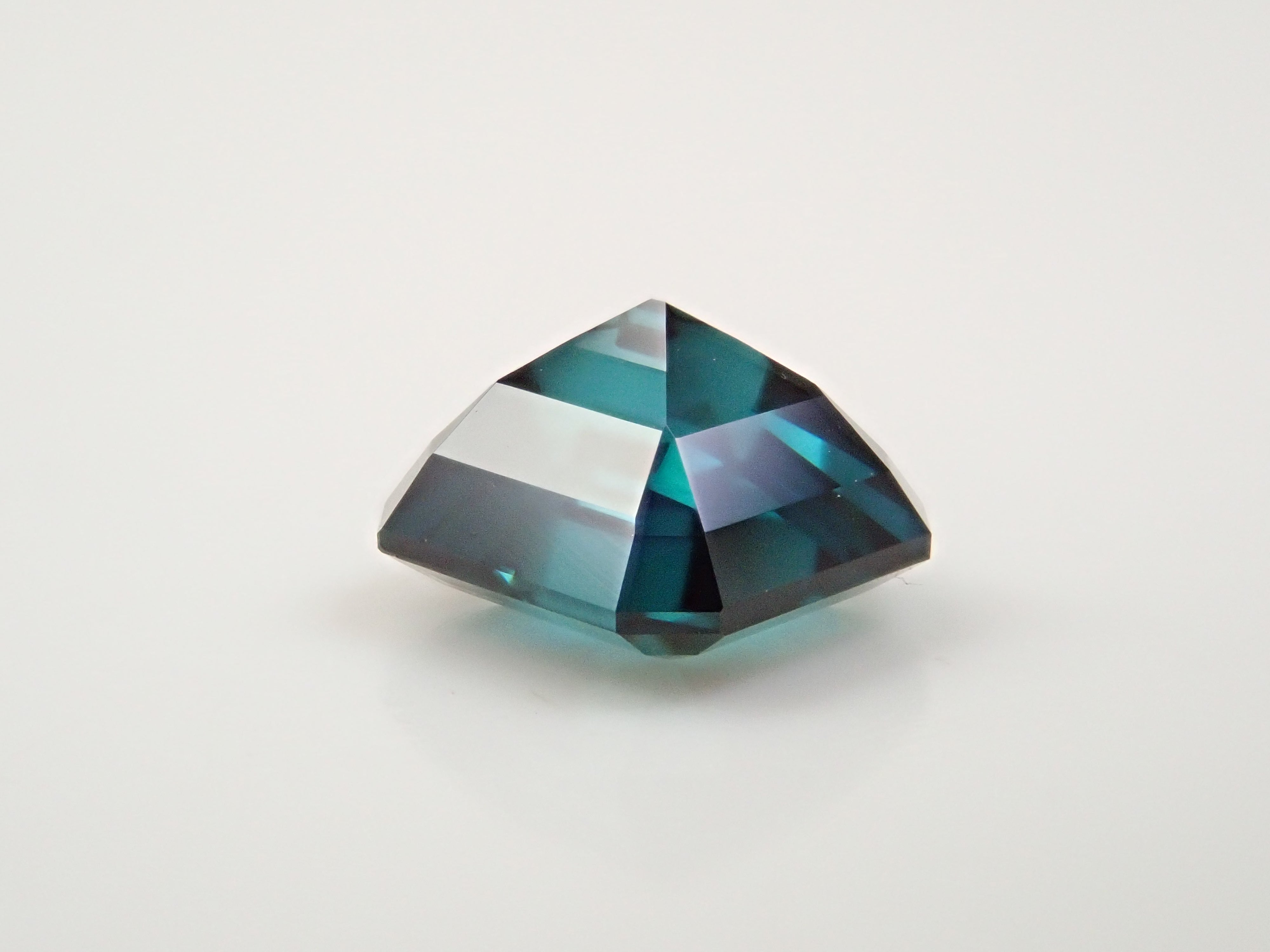 【12561919掲載】ブラジル産ブルートルマリン 0.819ctルース