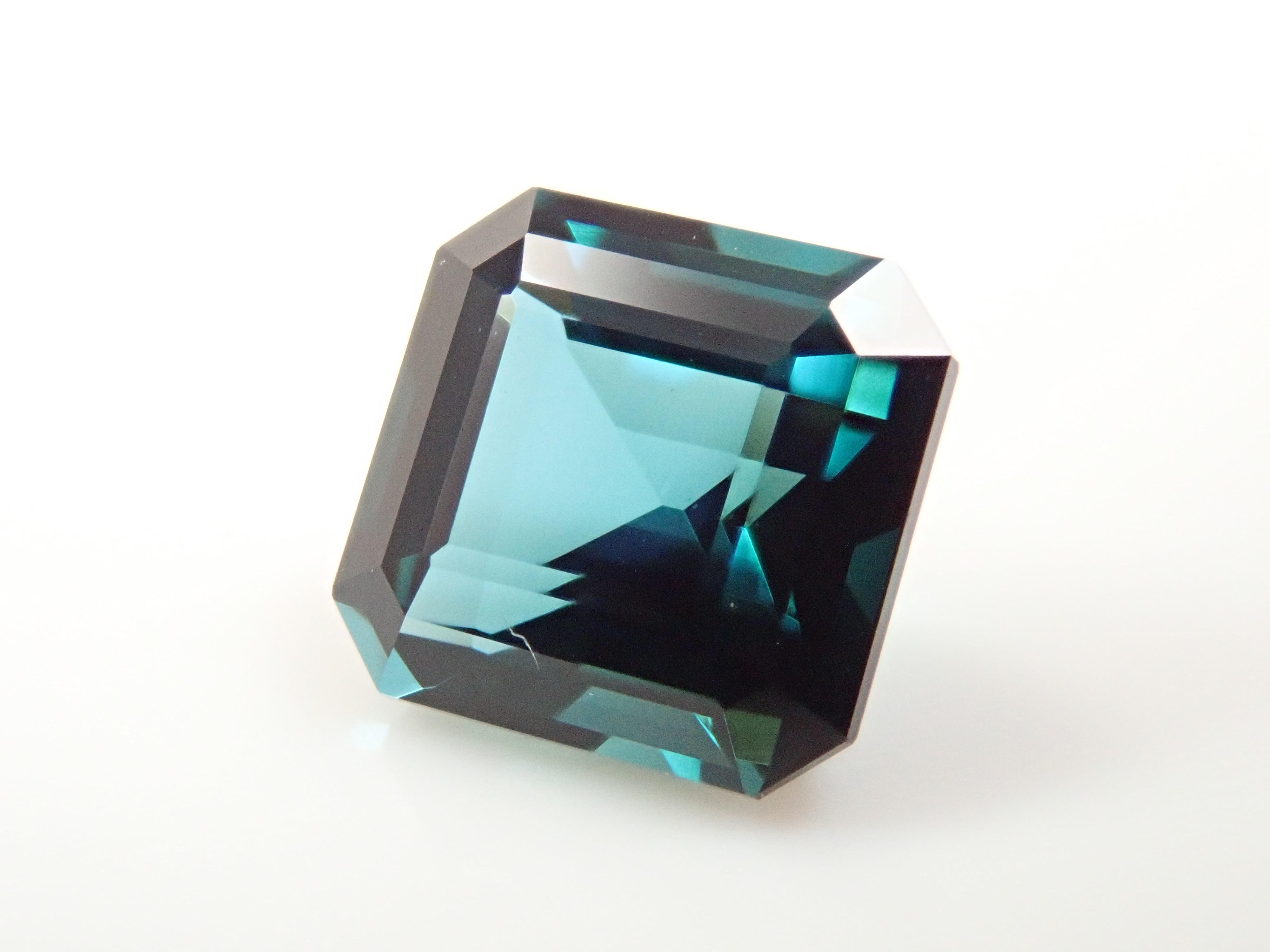 【12561919掲載】ブラジル産ブルートルマリン 0.819ctルース