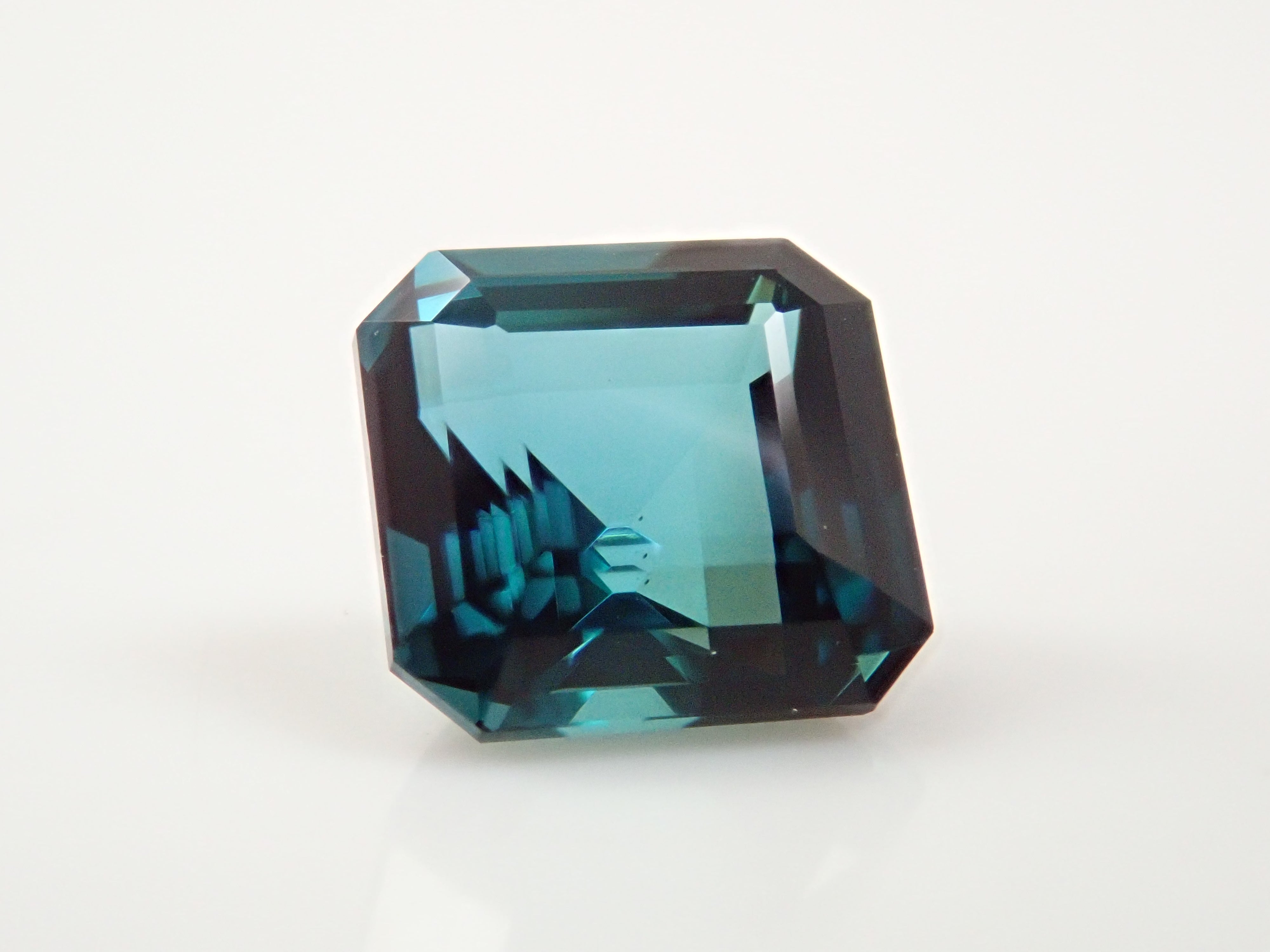 【12561919掲載】ブラジル産ブルートルマリン 0.819ctルース