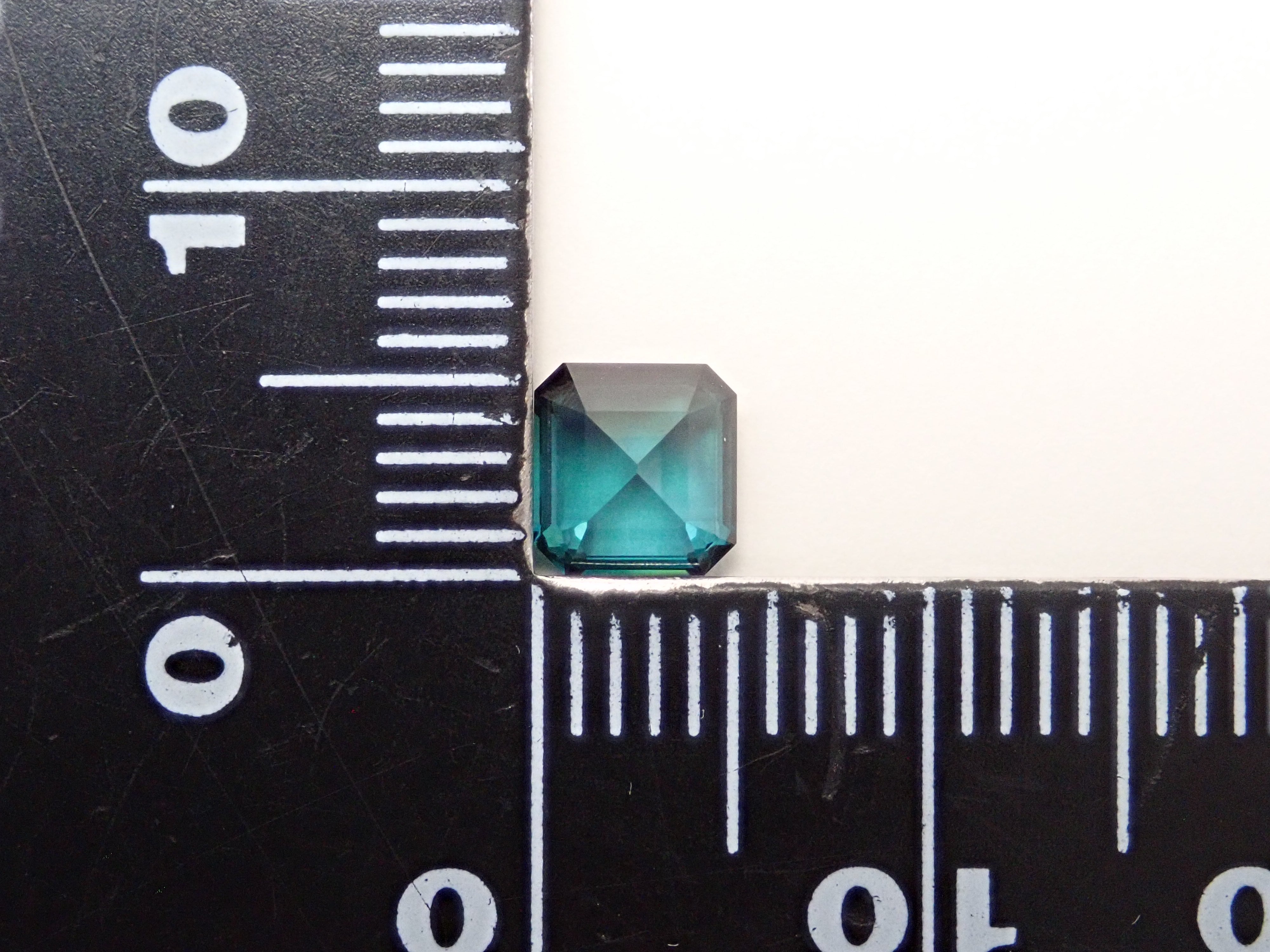 【12561919掲載】ブラジル産ブルートルマリン 0.819ctルース