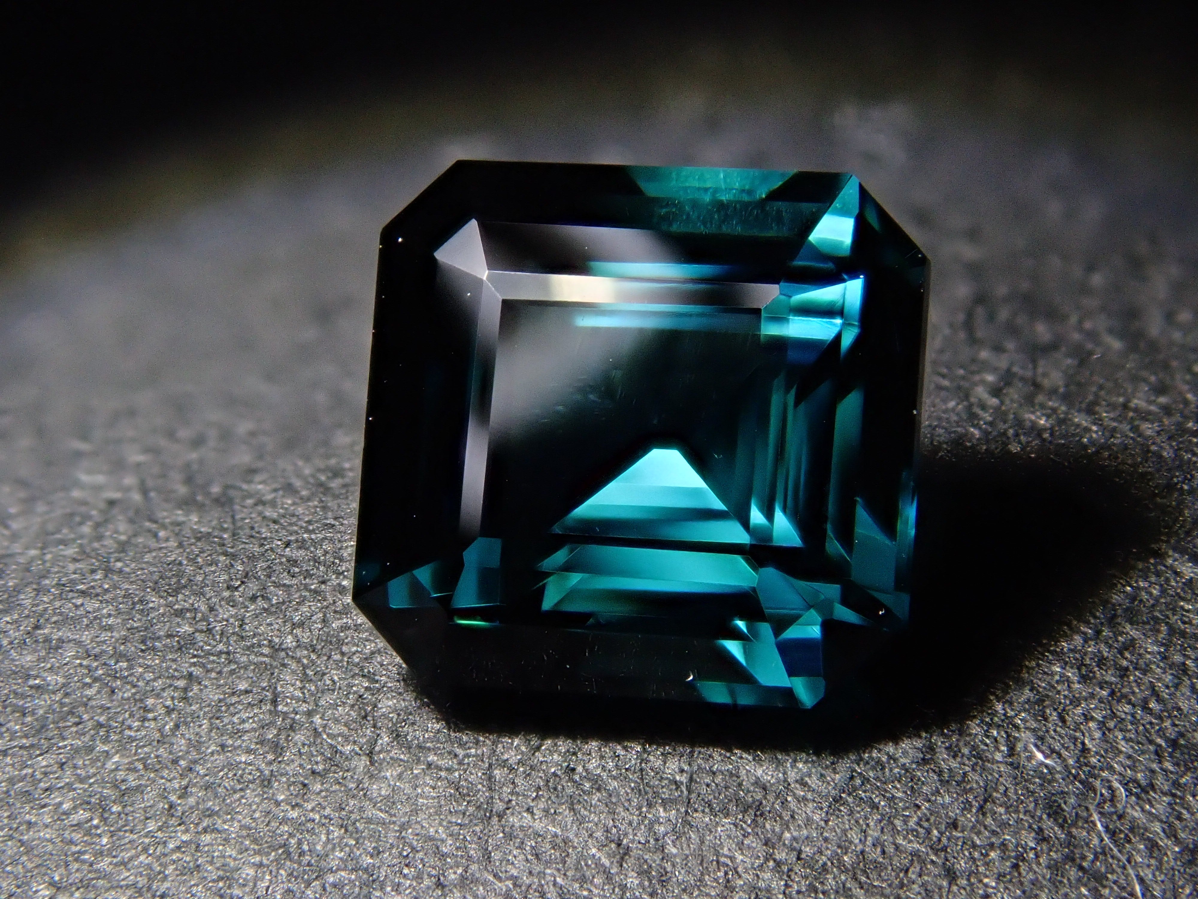 【12561919掲載】ブラジル産ブルートルマリン 0.819ctルース