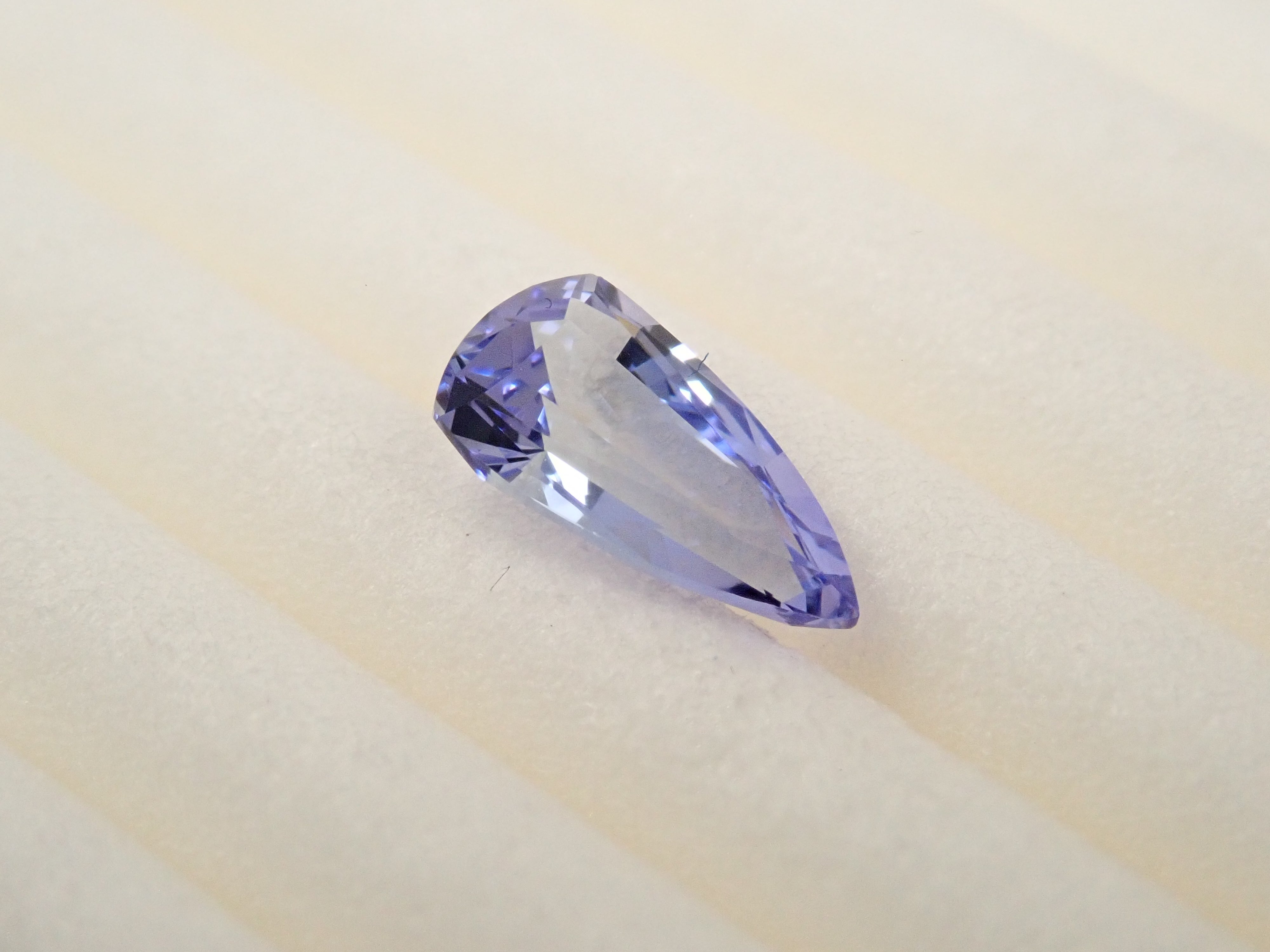 【12562068掲載】タンザニア産タンザナイト 0.416ctルース