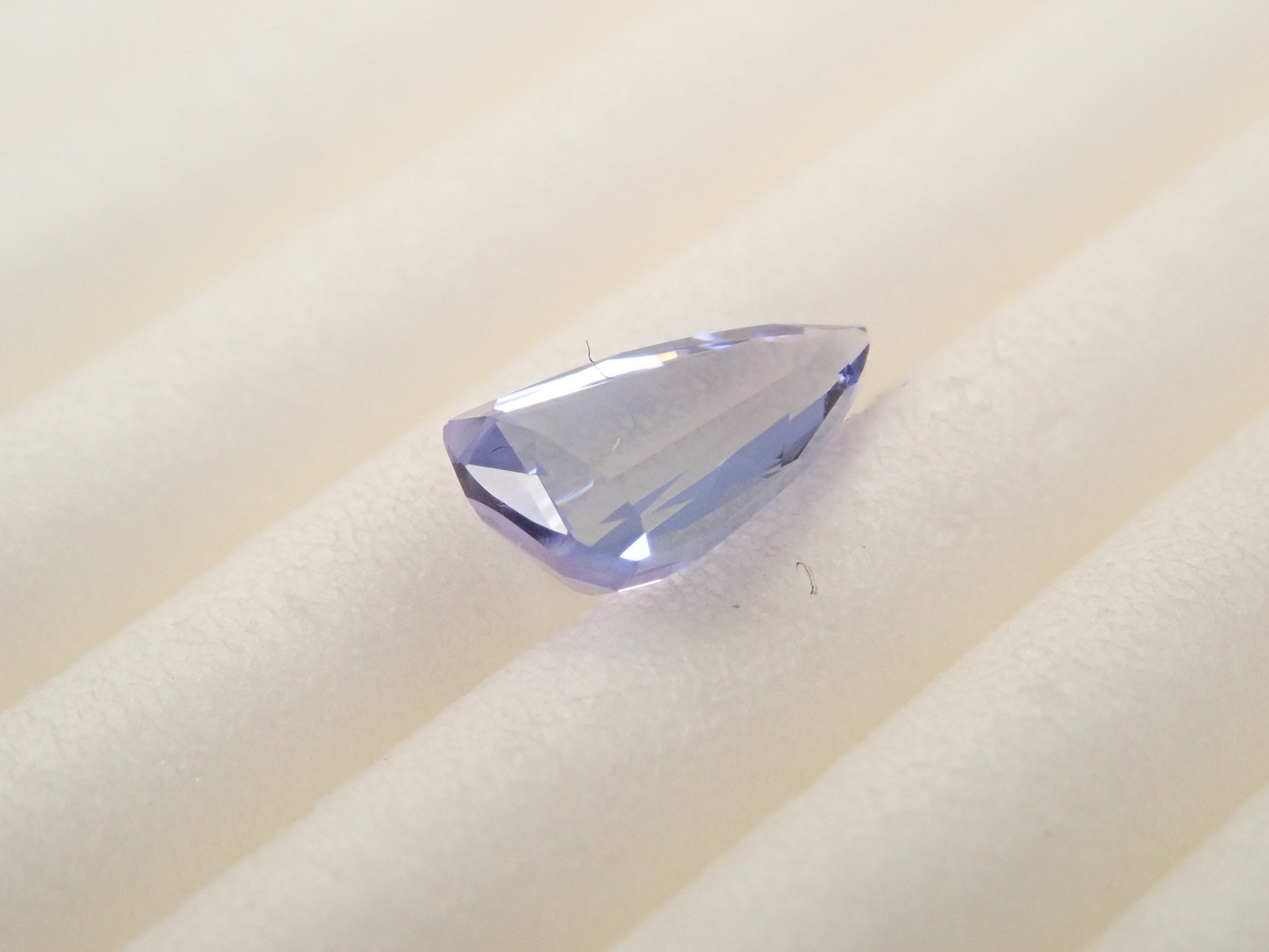 【12562068掲載】タンザニア産タンザナイト 0.416ctルース