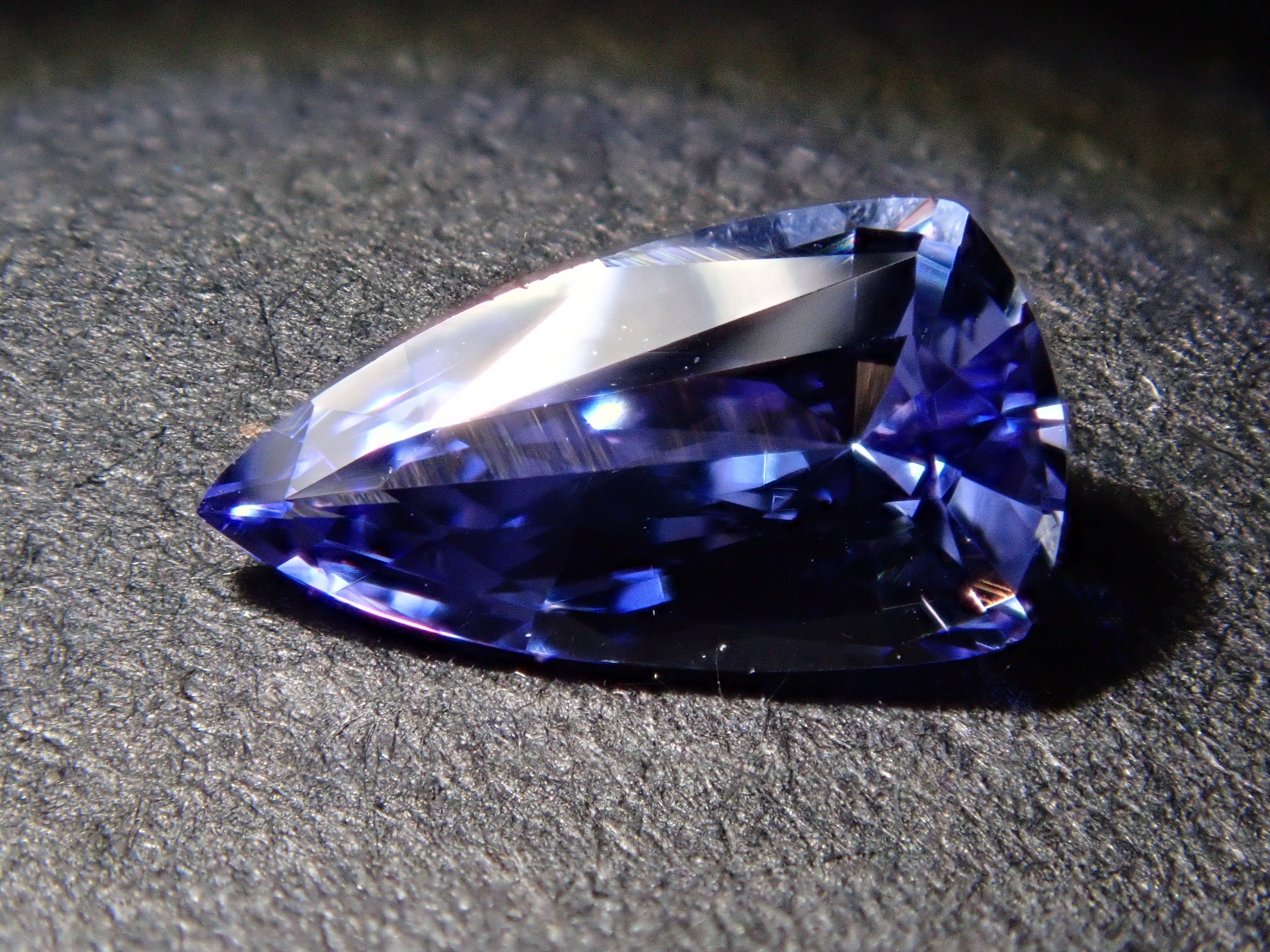 【12562068掲載】タンザニア産タンザナイト 0.416ctルース